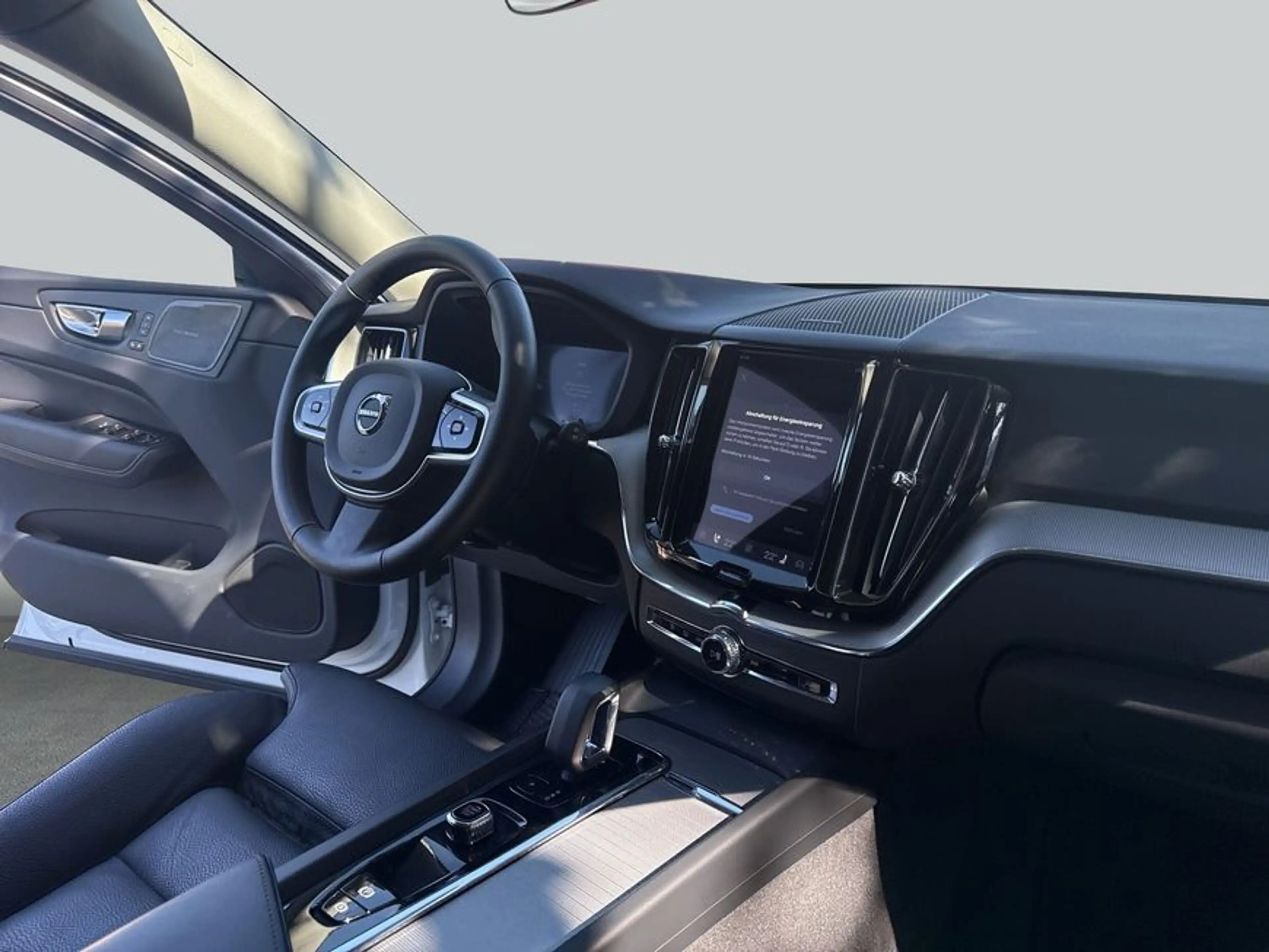 Volvo XC60 XC60 B5 B AWD Plus Dark Busi AHK 360°V GJR H-Up — photo 15