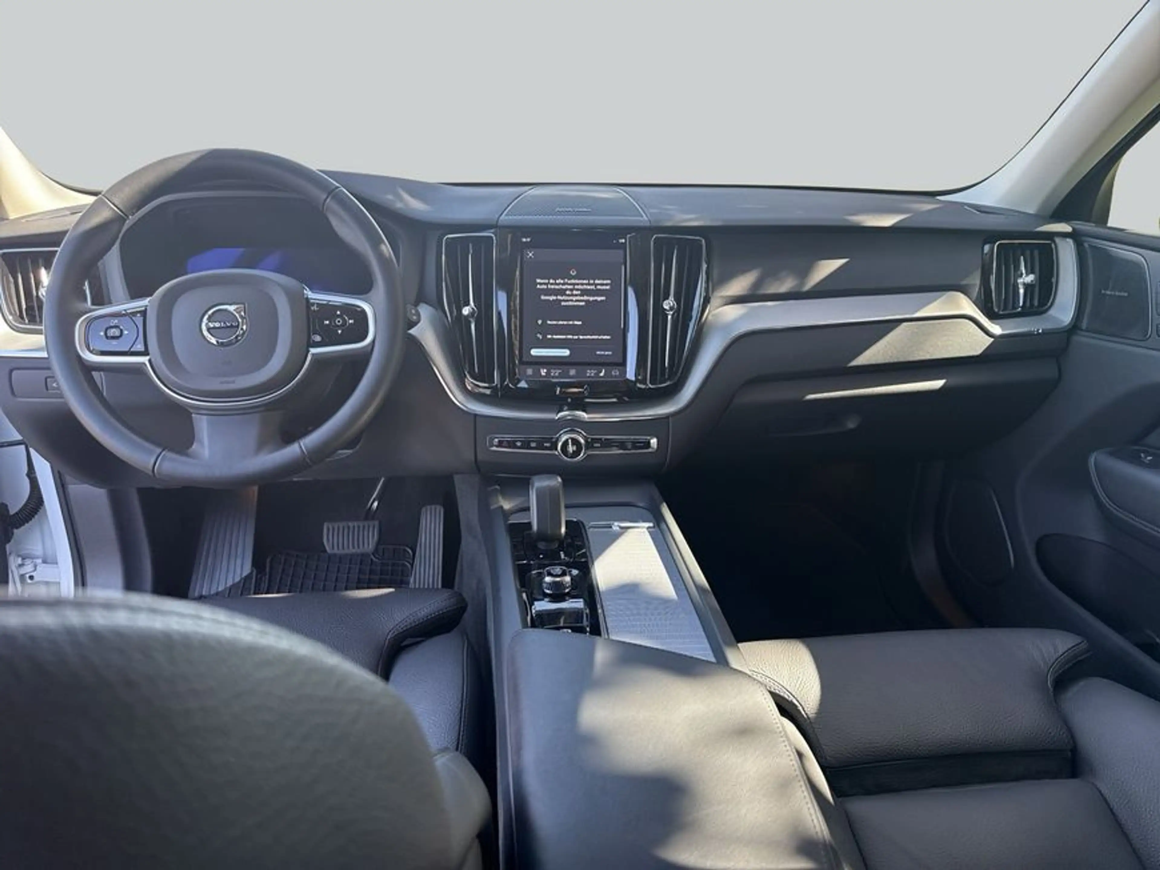 Volvo XC60 XC60 B5 B AWD Plus Dark Busi AHK 360°V GJR H-Up — photo 13