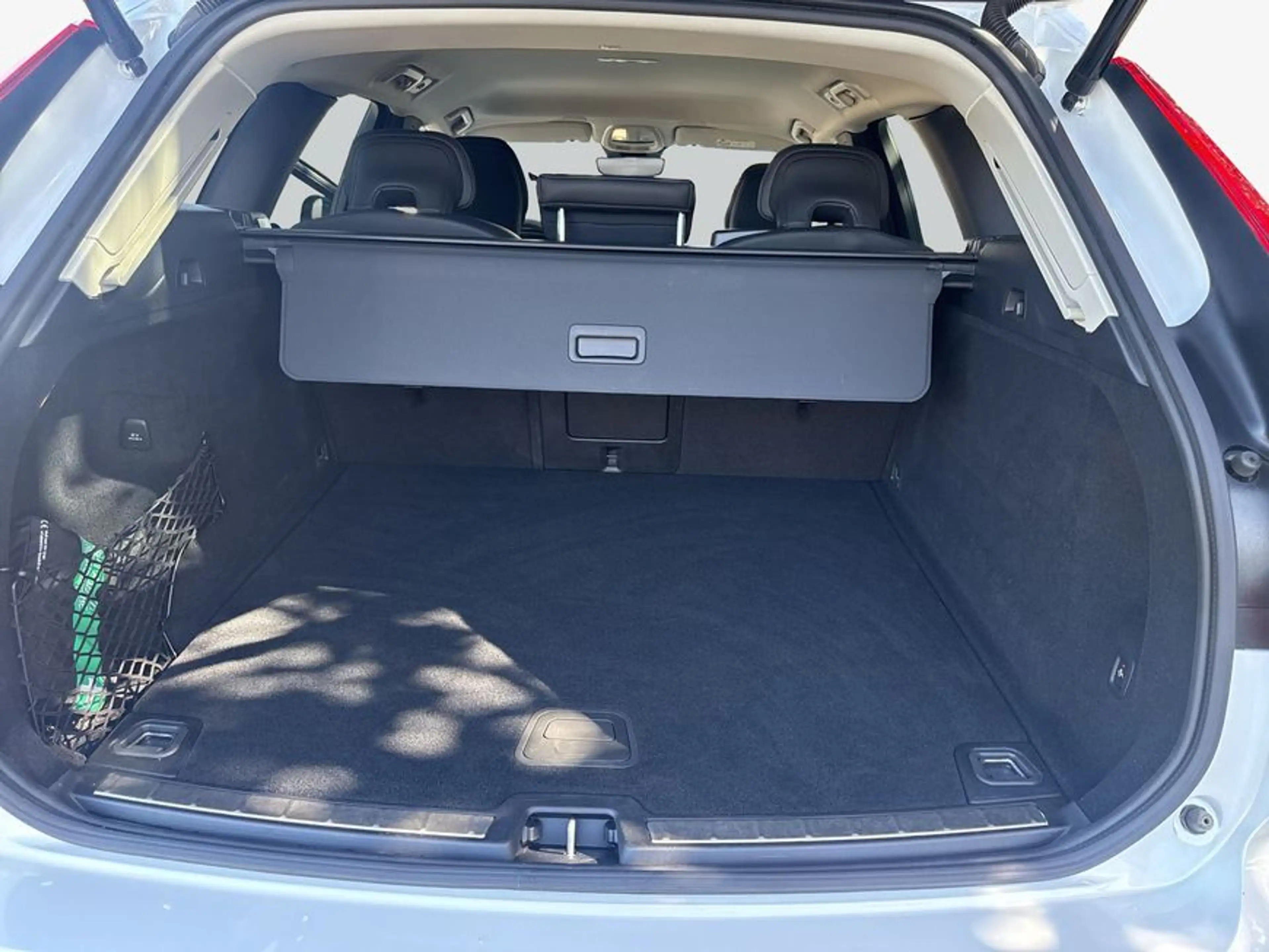 Volvo XC60 XC60 B5 B AWD Plus Dark Busi AHK 360°V GJR H-Up — photo 8