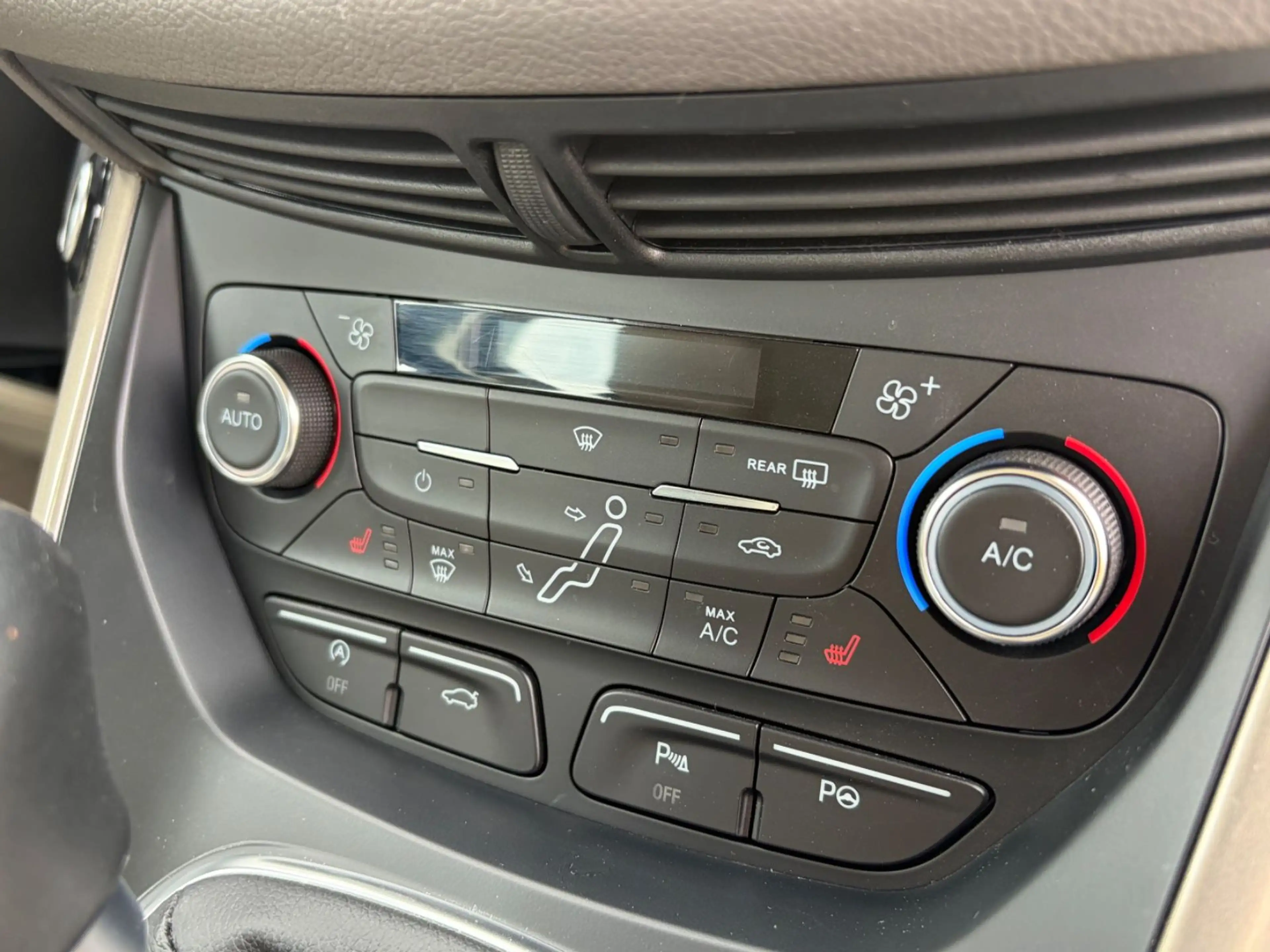 Ford C-Max C-MAX Titanium — photo 15