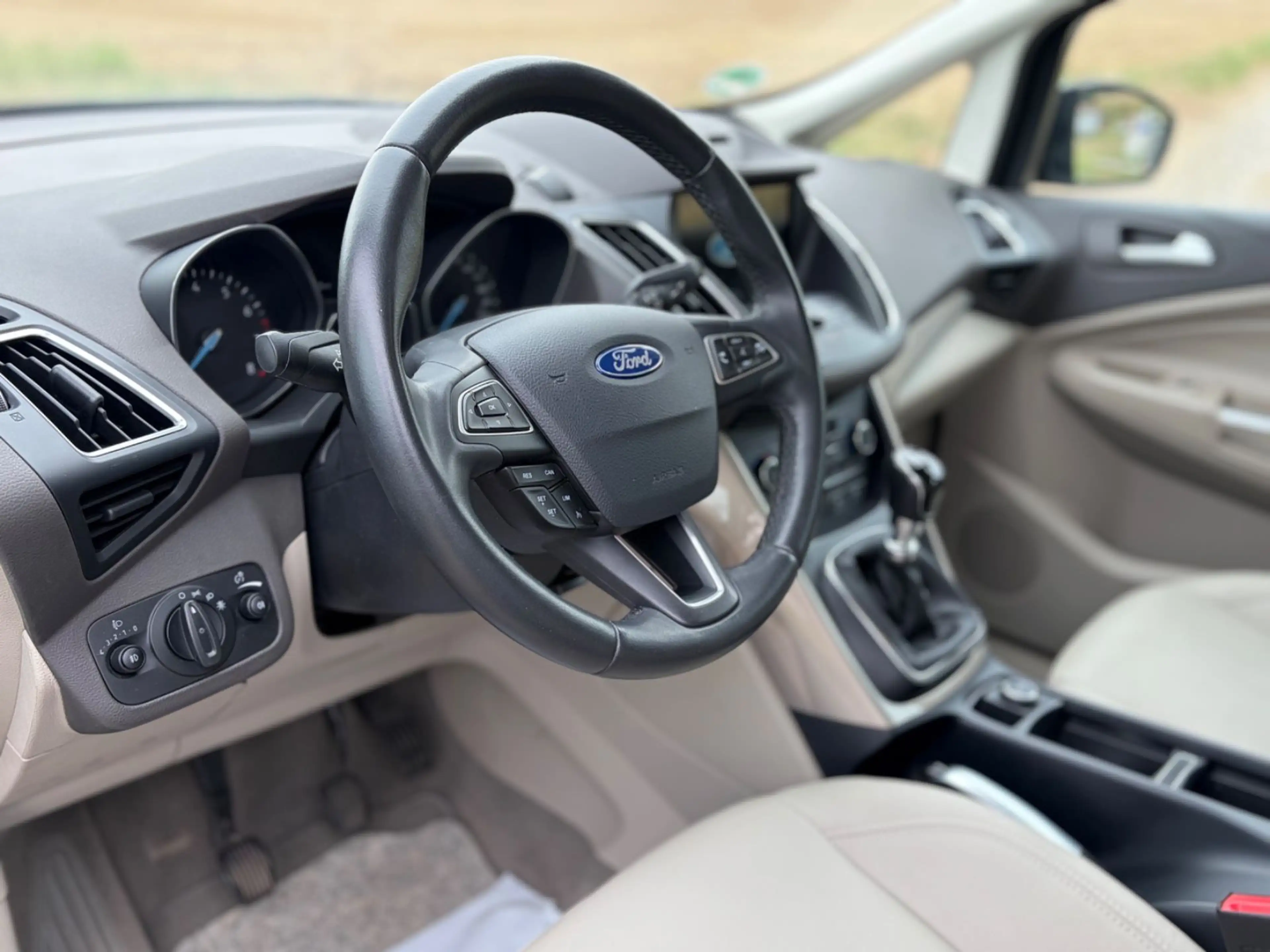 Ford C-Max C-MAX Titanium — photo 10