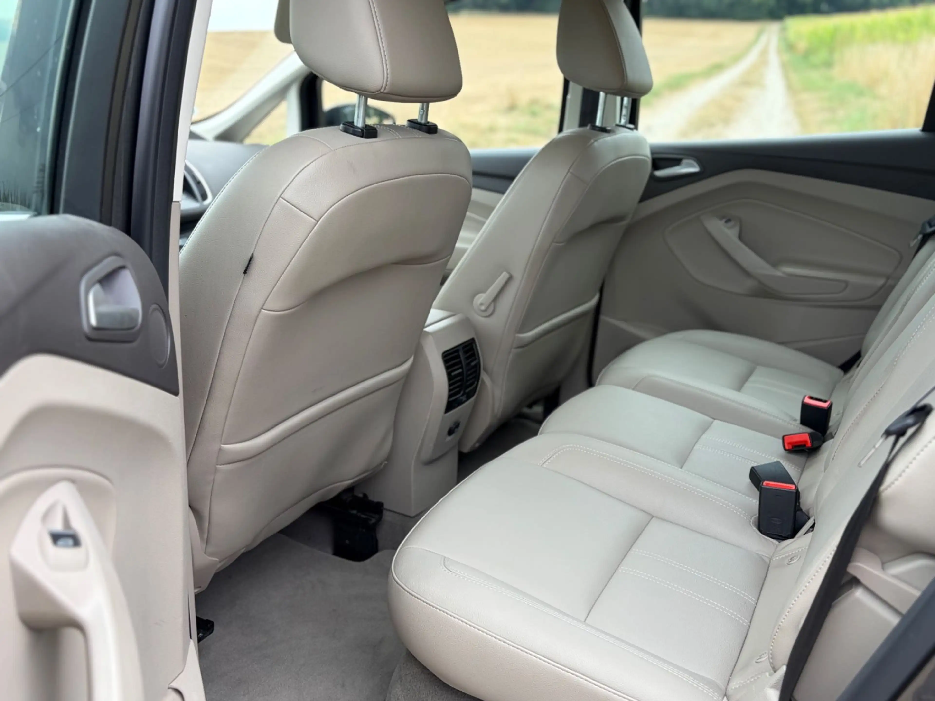 Ford C-Max C-MAX Titanium — photo 11