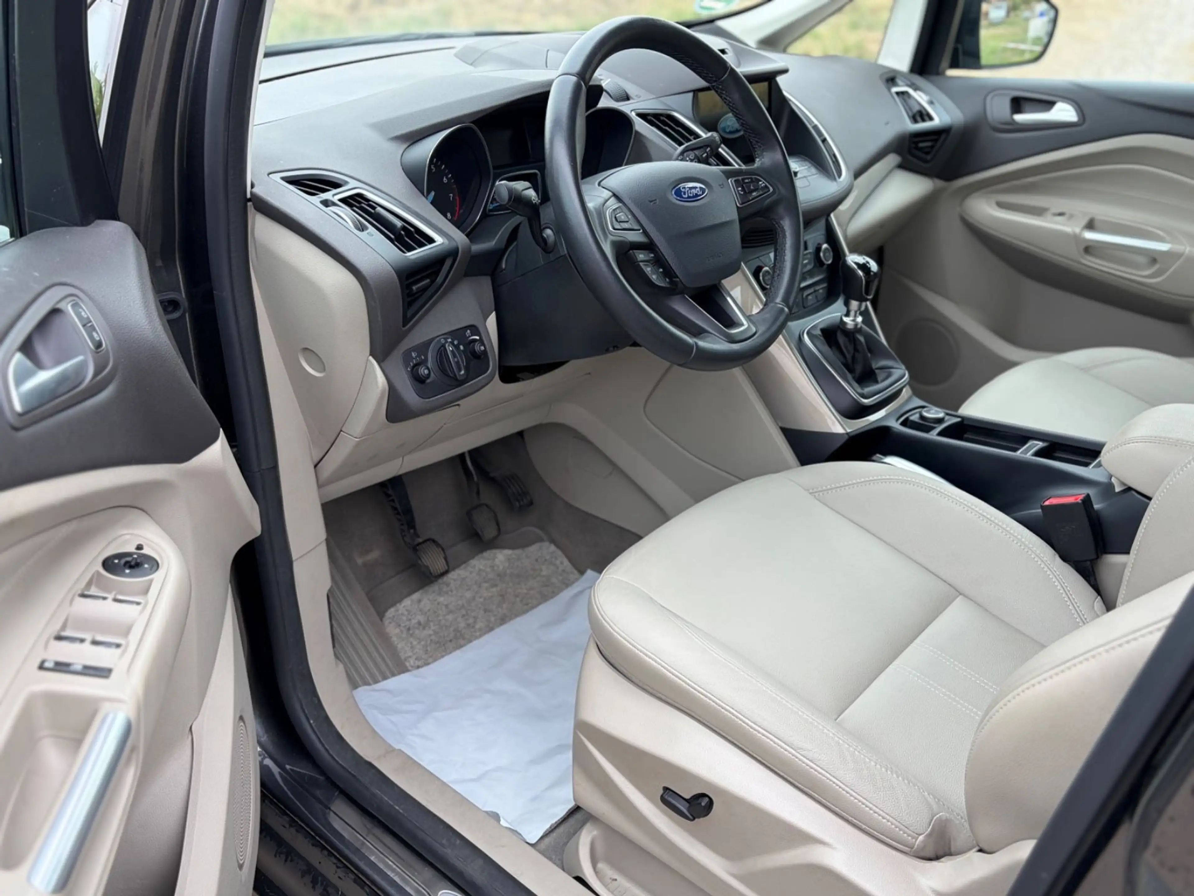Ford C-Max C-MAX Titanium — photo 9