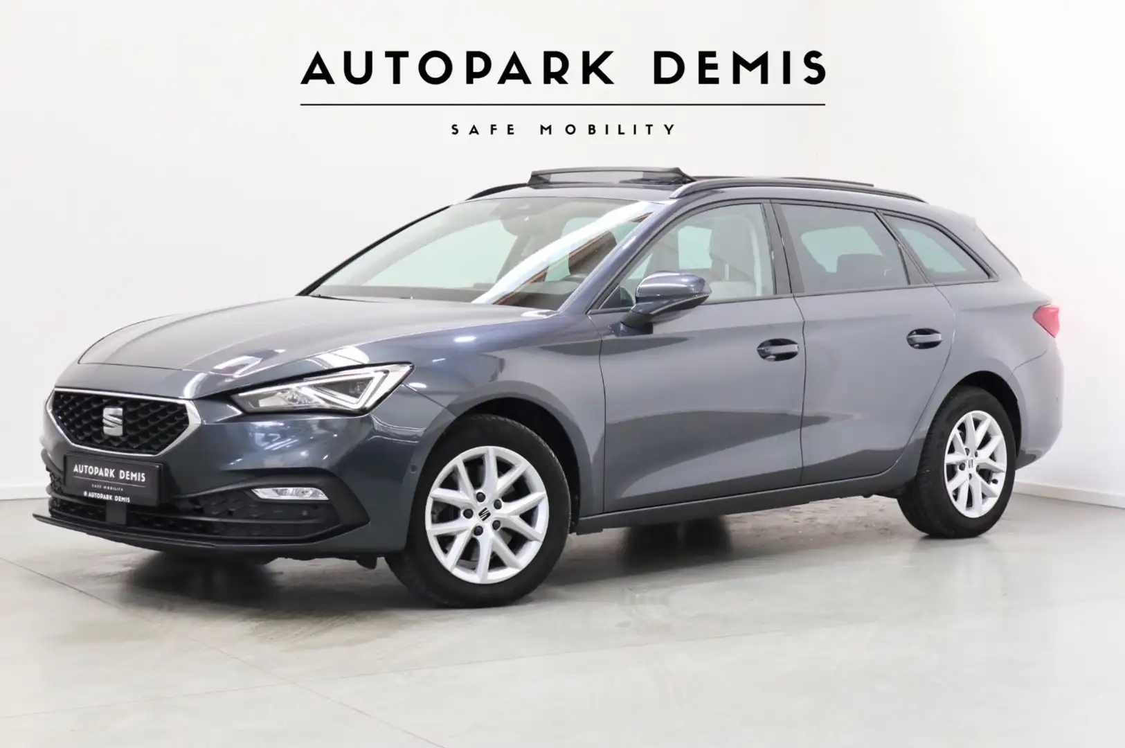 SEAT Leon Sportstourer 2.0/ACC/PANO/LED/BEATS/KAM/LHZ Grau - 1