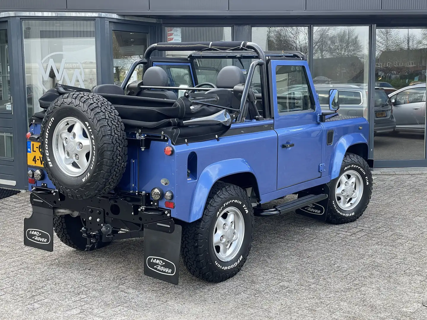 Land Rover Defender 90 Cabrio TD5 | Unieke 5-persoons cabriolet | Nieu Blauw - 2