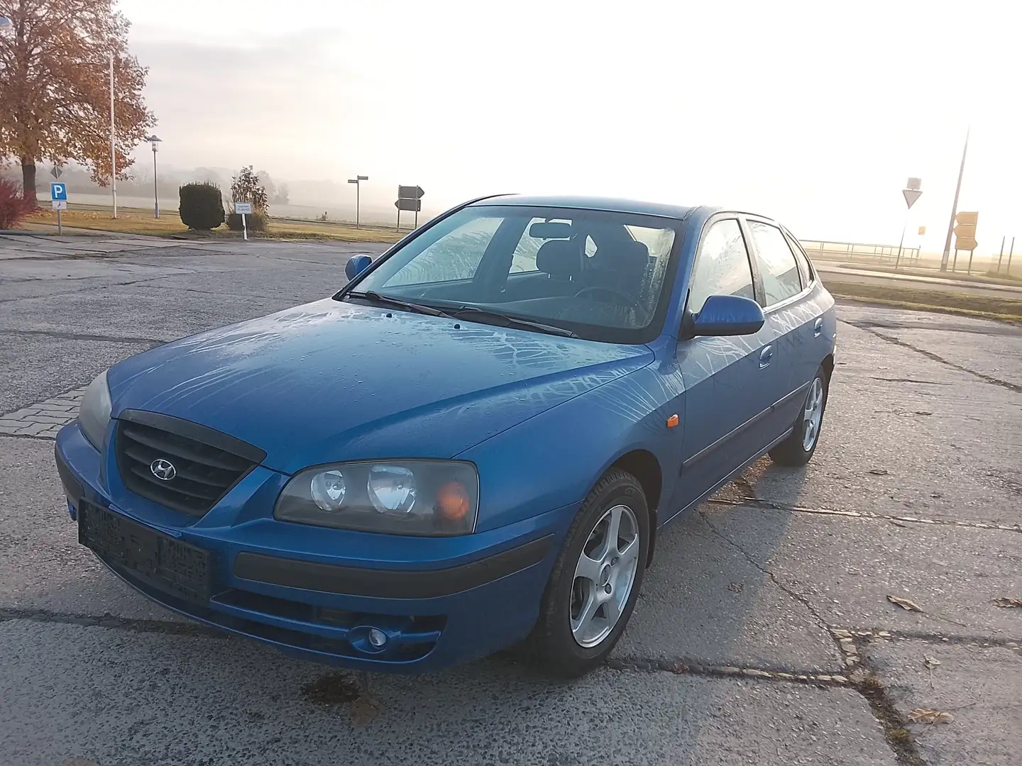 Hyundai ELANTRA GLS,2.Hd.Tüv/Au neu. Klimaanlage Radio/CD ZV Blau - 1