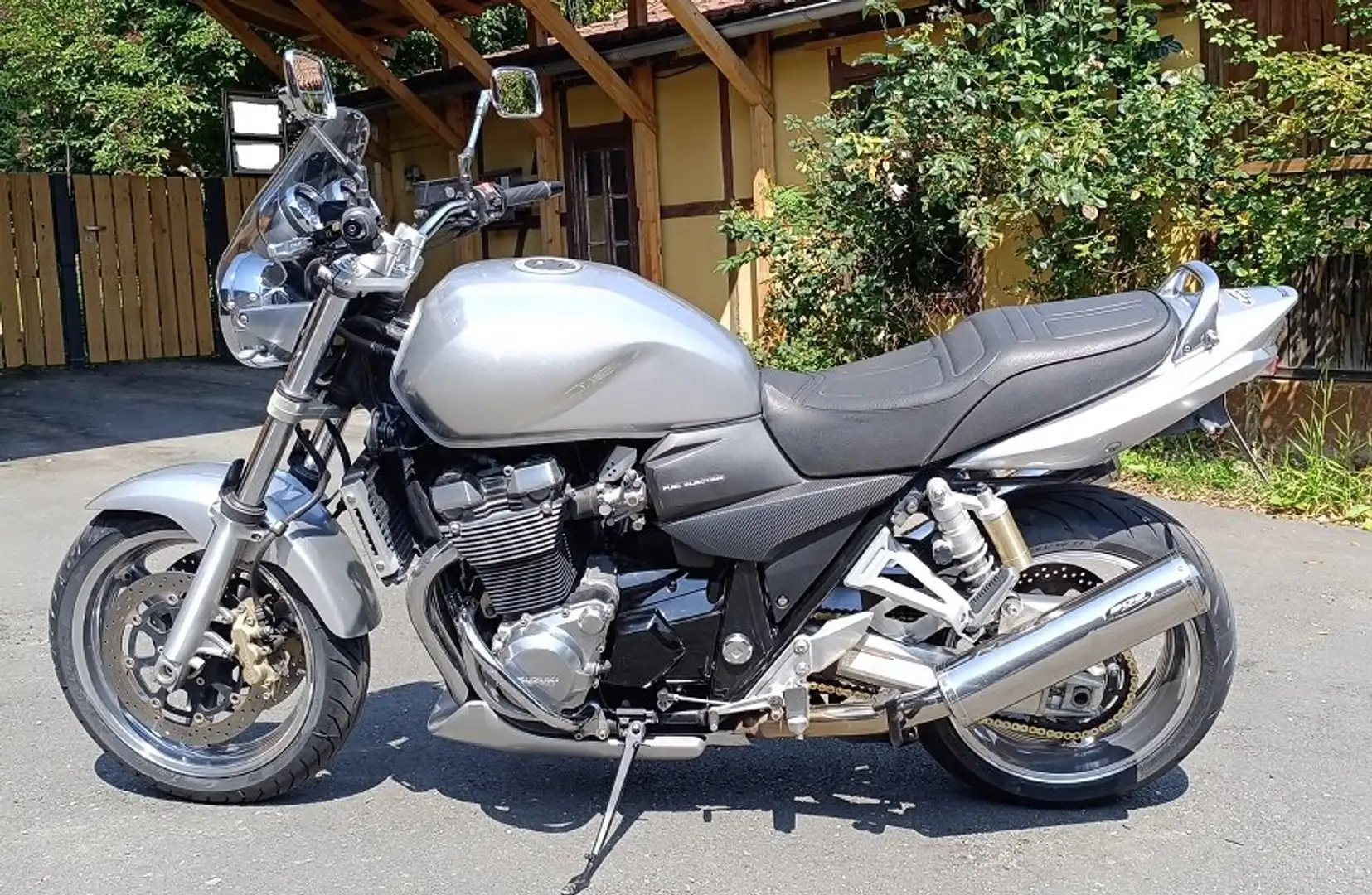 Suzuki GSX 1400 Zilver - 1