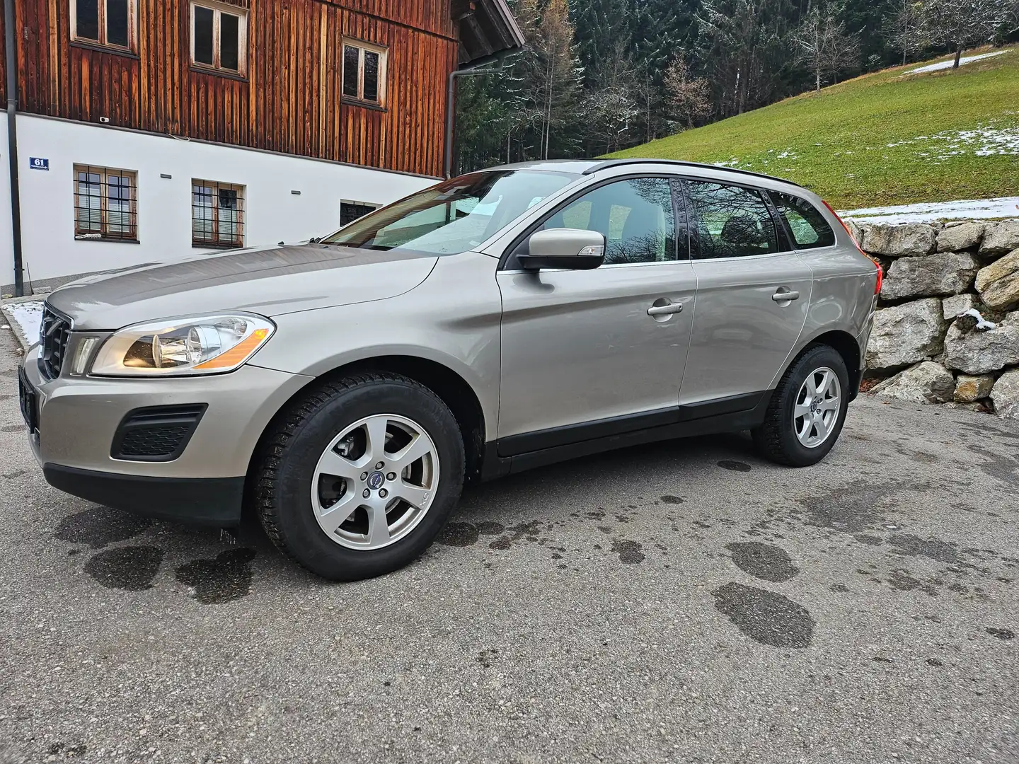 Volvo XC60 XC60 D4 AWD Kinetic Kinetic Gold - 2