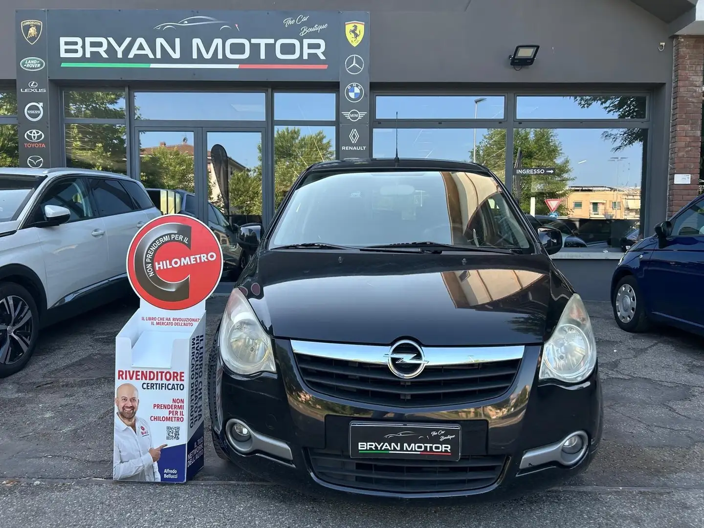 Opel Agila 1.2 16V 86CV Enjoy Чорний - 2