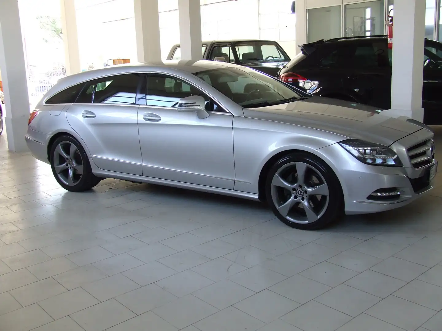Mercedes-Benz CLS 250 CLS Shooting Brake 250 cdi be auto Silver - 1