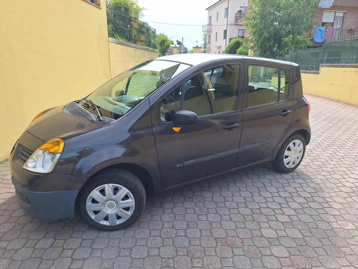 Renault Modus 1.2 16v Confort Dynamique - 1