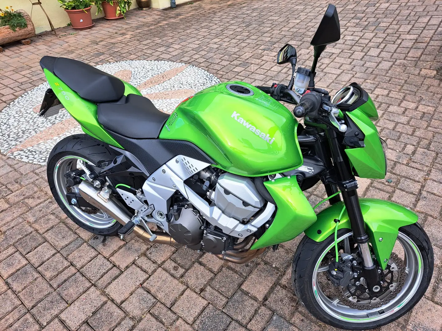 Kawasaki Z 750 Verde - 2