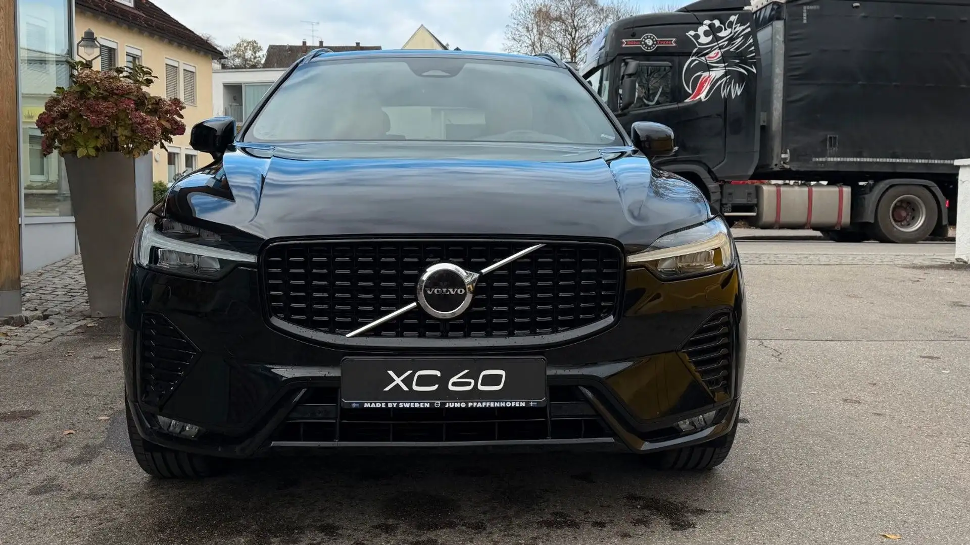Volvo XC60 B5 Diesel Ultimate Dark AWD/Luftfahrw./StH+ Schwarz - 1
