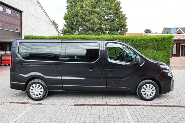 Renault Trafic view 4