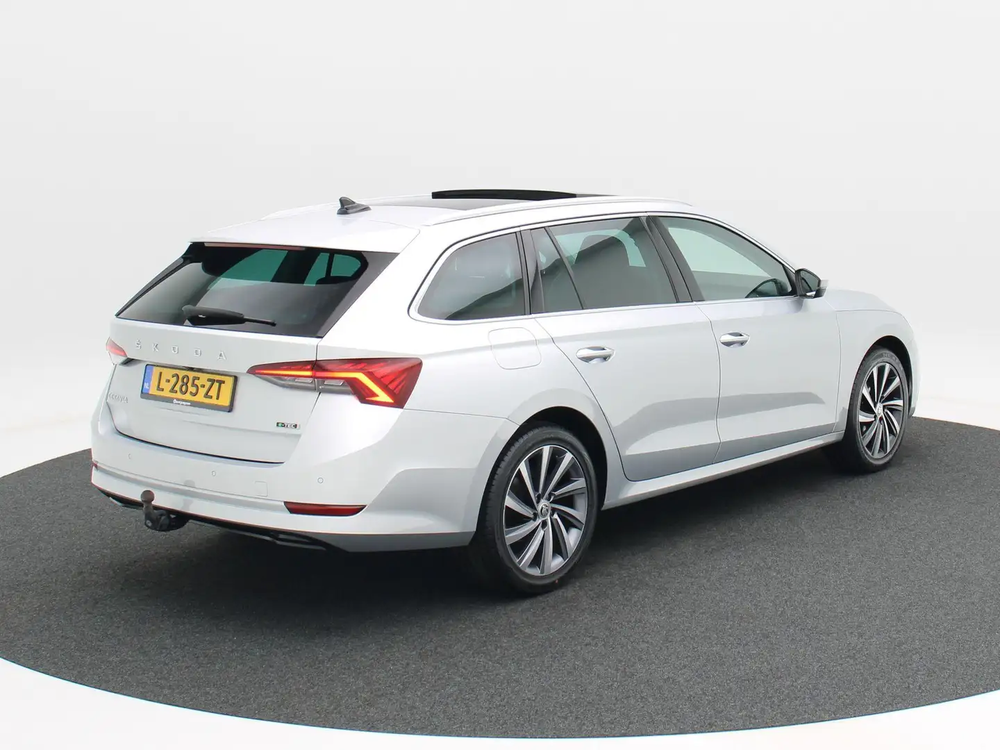 Skoda Octavia Combi 1.5 e-TSi 150 Pk Automaat Business Edition P Gris - 2