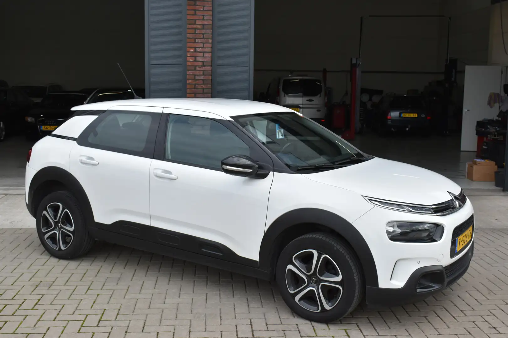 Citroen C4 Cactus 1.2 PureTech Business €5750 netto export price Blanc - 1
