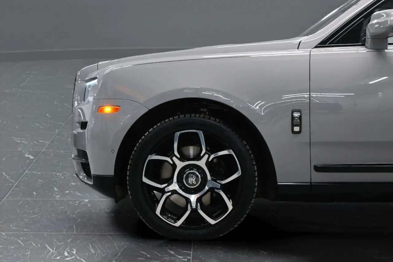 Rolls-Royce Cullinan снимка Rolls-Royce Cullinan