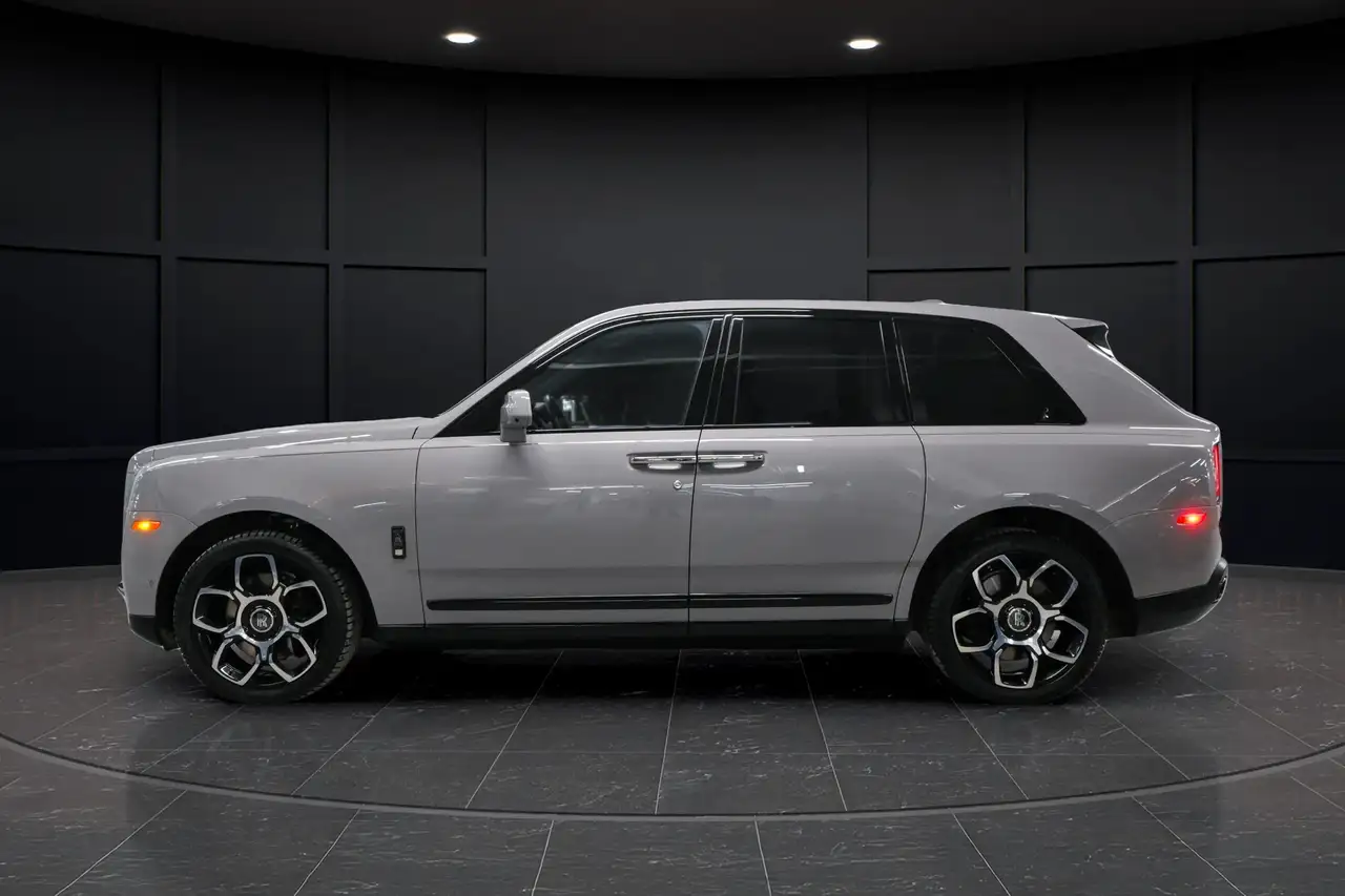 Rolls-Royce Cullinan снимка Rolls-Royce Cullinan