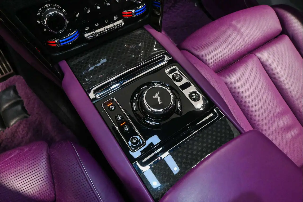 Rolls-Royce Cullinan снимка Rolls-Royce Cullinan