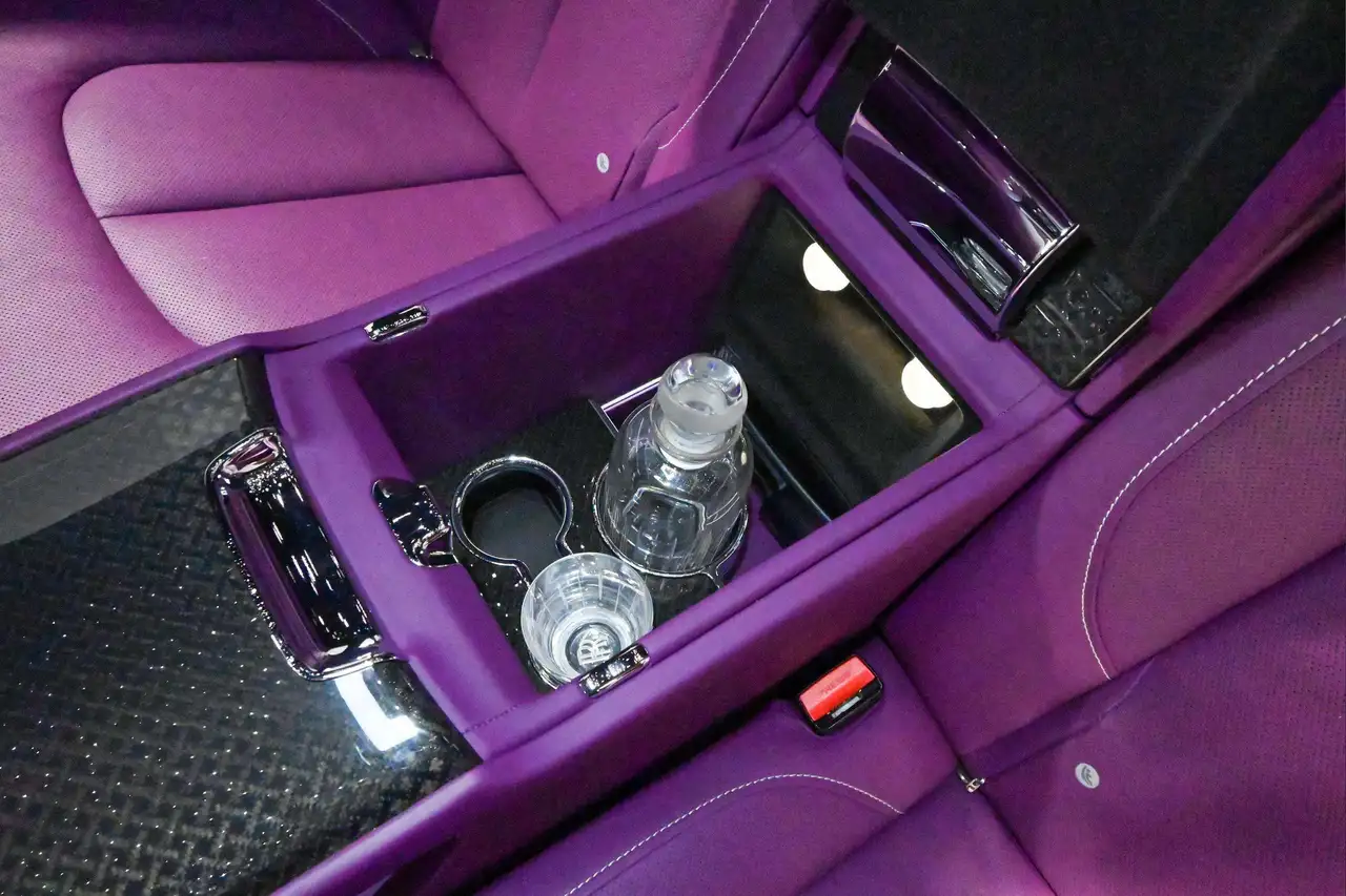 Rolls-Royce Cullinan снимка Rolls-Royce Cullinan