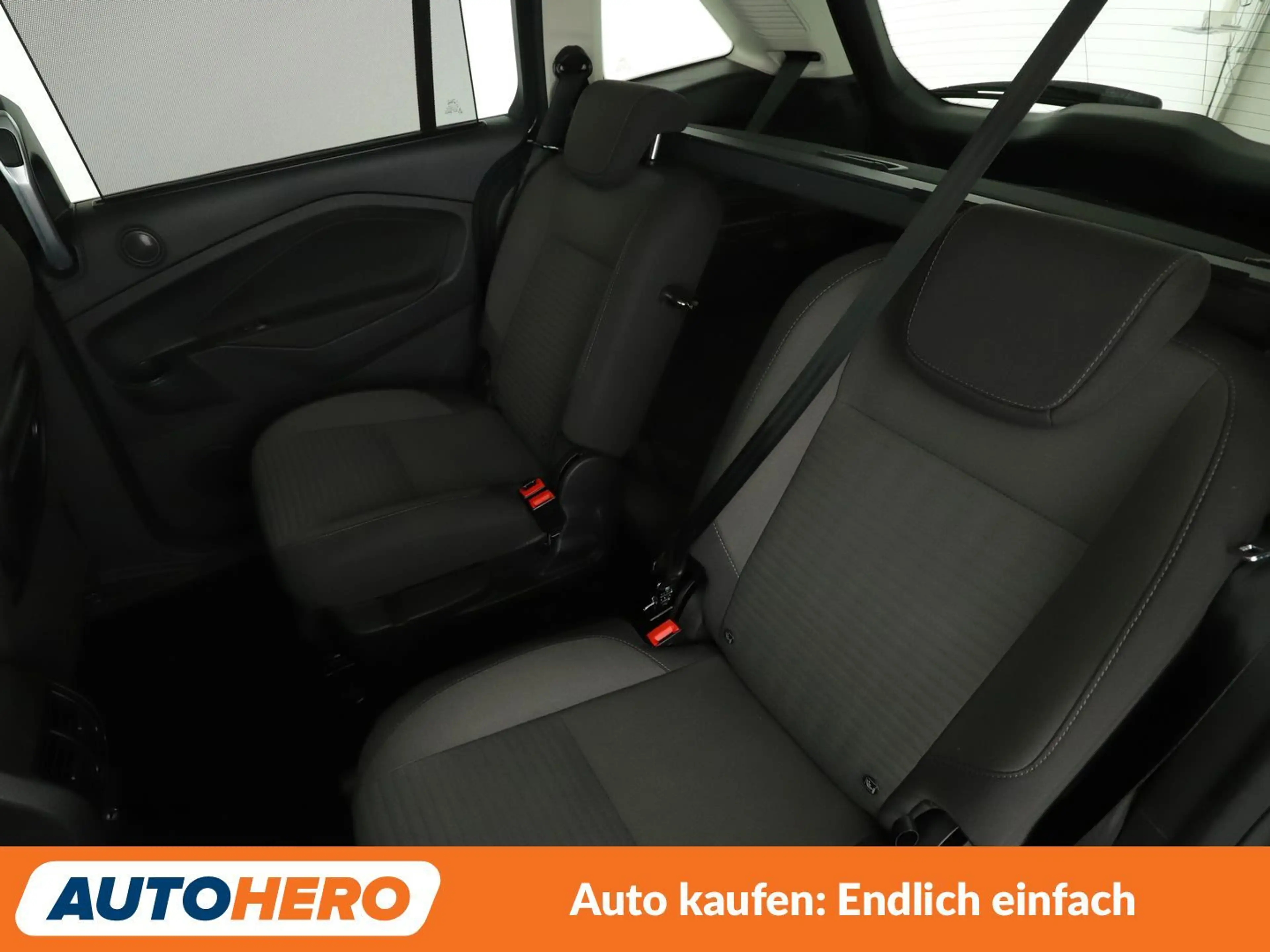 Ford Grand C-Max 1.5 TDCi Titanium — photo 14