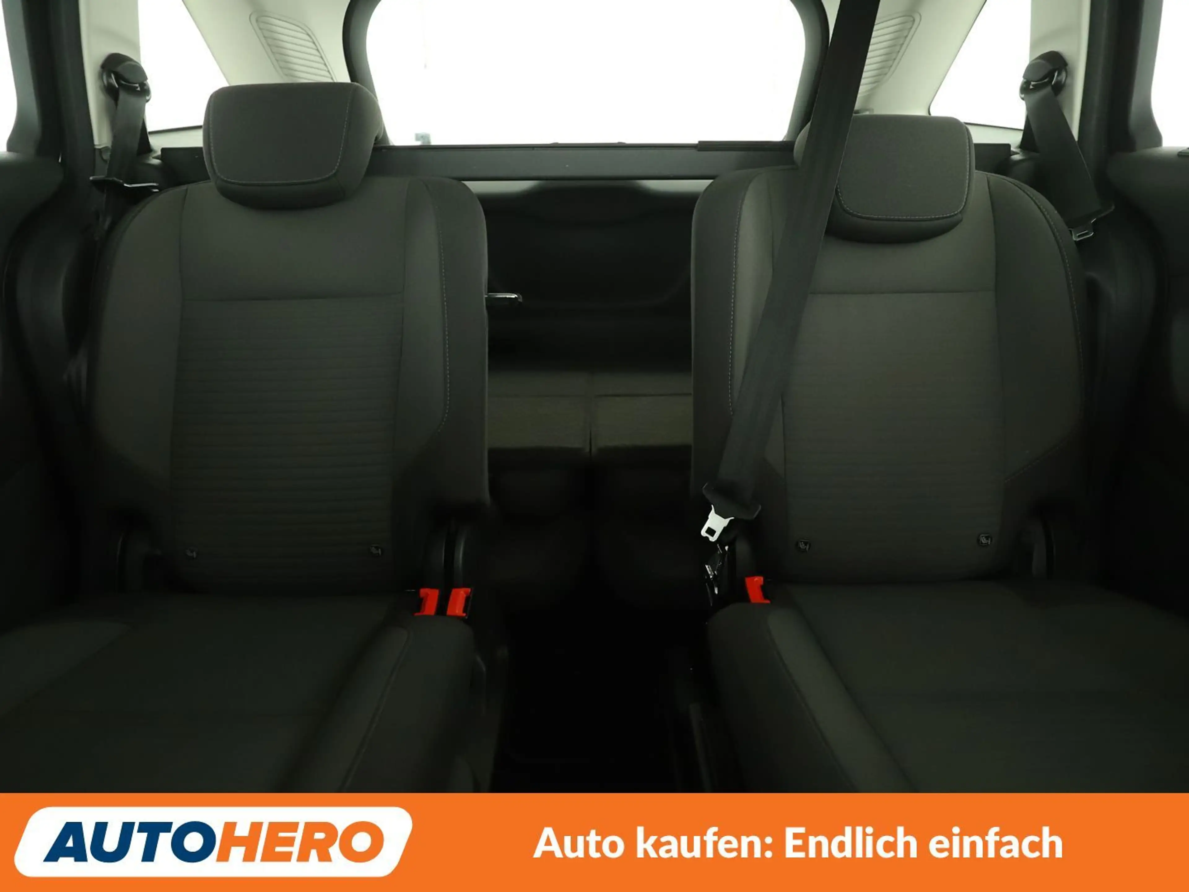 Ford Grand C-Max 1.5 TDCi Titanium — photo 15