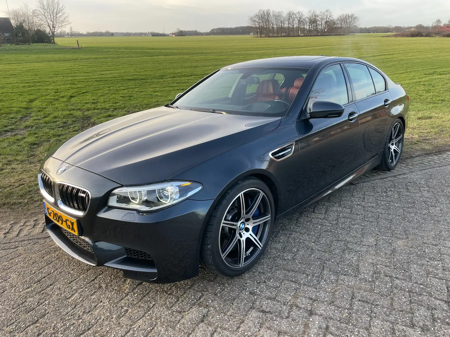 BMW M5 M5 Competition Pack Šedá - 1