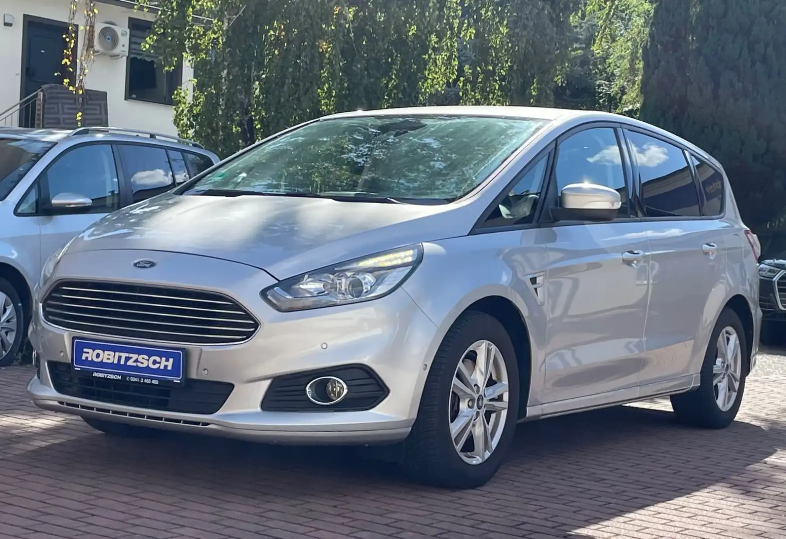 Ford S-Max S-MAX Business Parklenk Allwetter 7 Sitzer Silber - 2