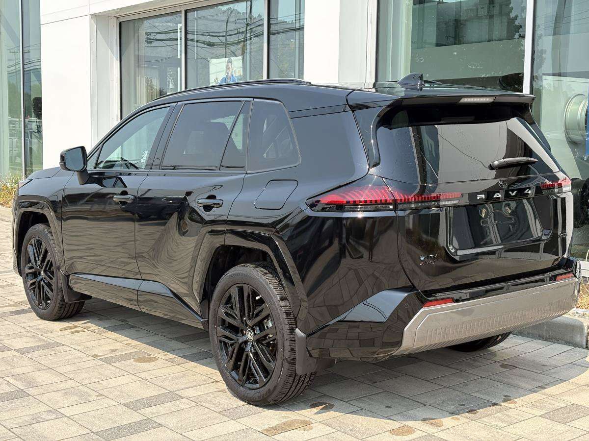 2026 Toyota RAV4 — photo 1