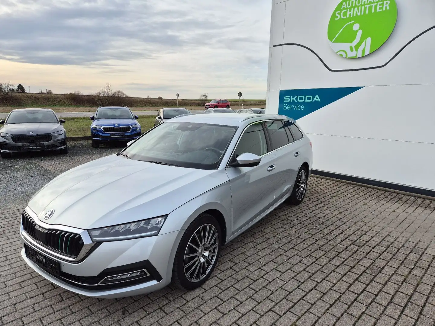 Skoda Octavia Combi Style el.Heckklappe, Navi, LED,KAM Argent - 1