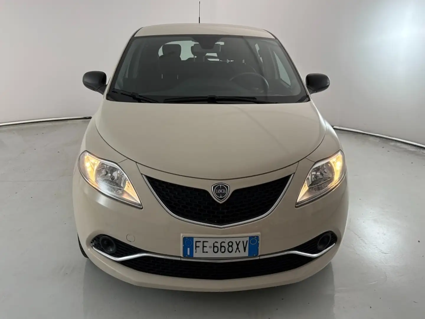 Lancia Ypsilon 5 Porte 1.2 Ecochic Silver Weiß - 2