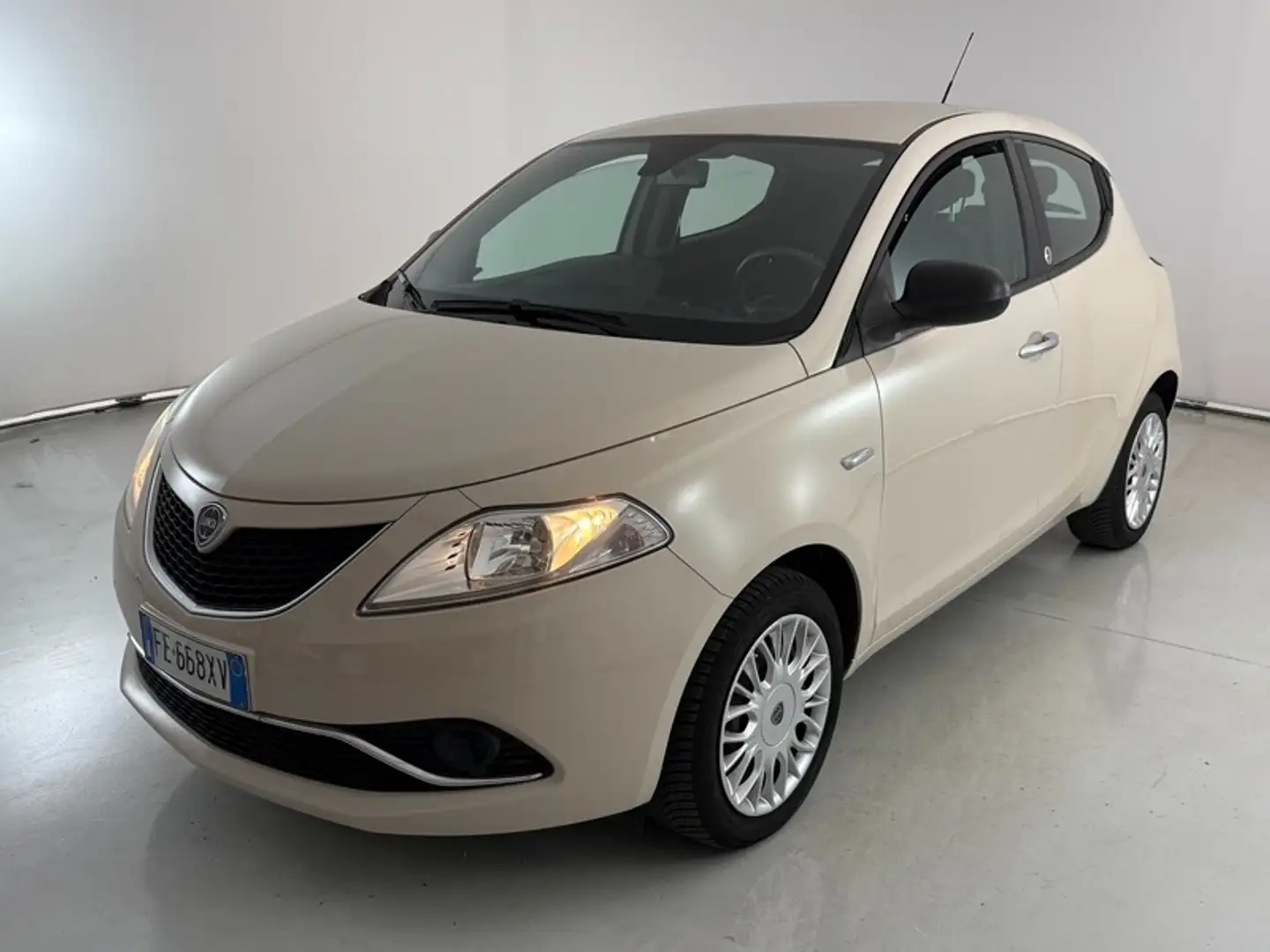 Lancia Ypsilon 5 Porte 1.2 Ecochic Silver Weiß - 1