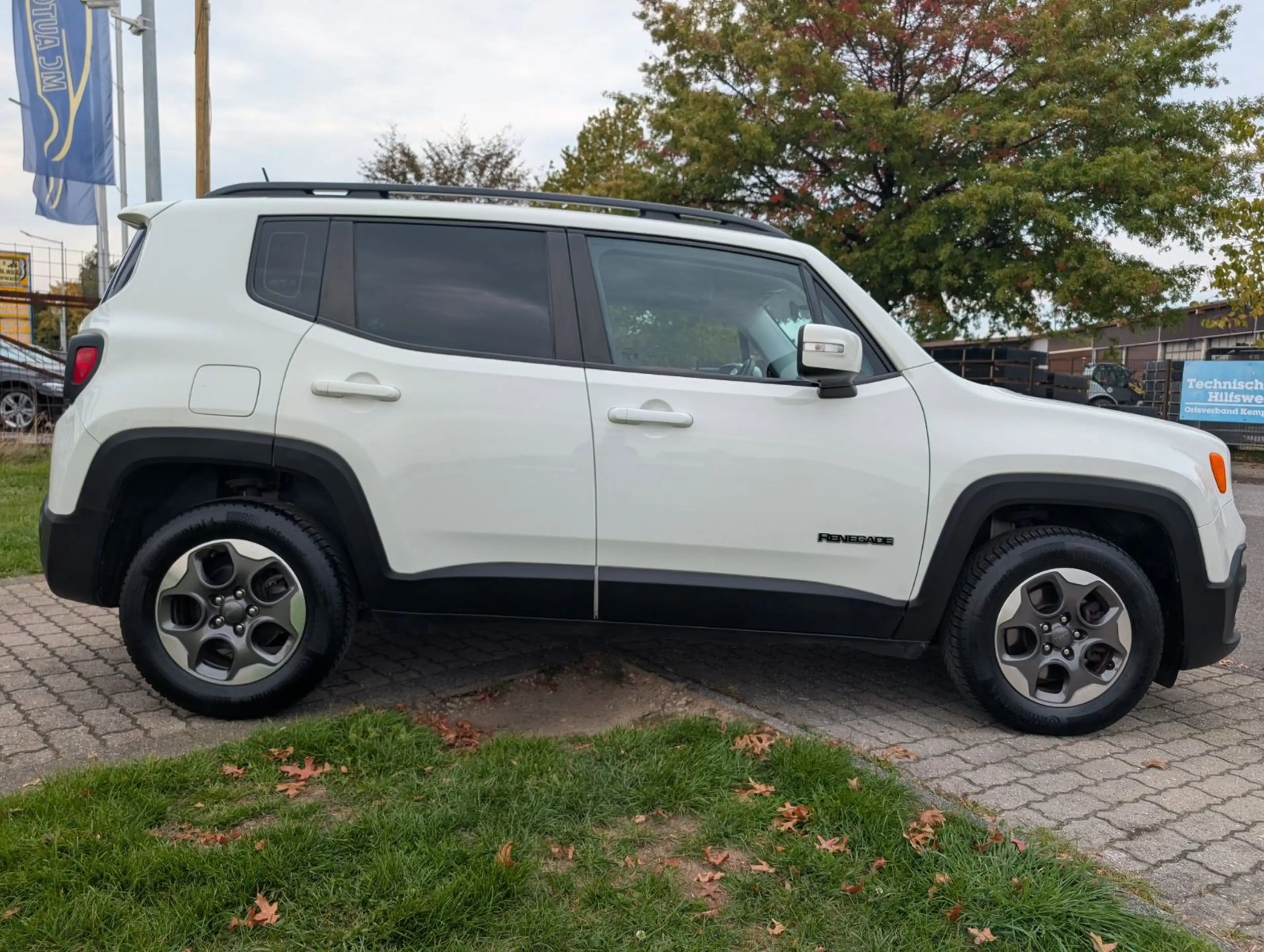 Jeep Renegade Longitude FWD*1-HAND*TEMPOMAT*PDC !! — photo 7