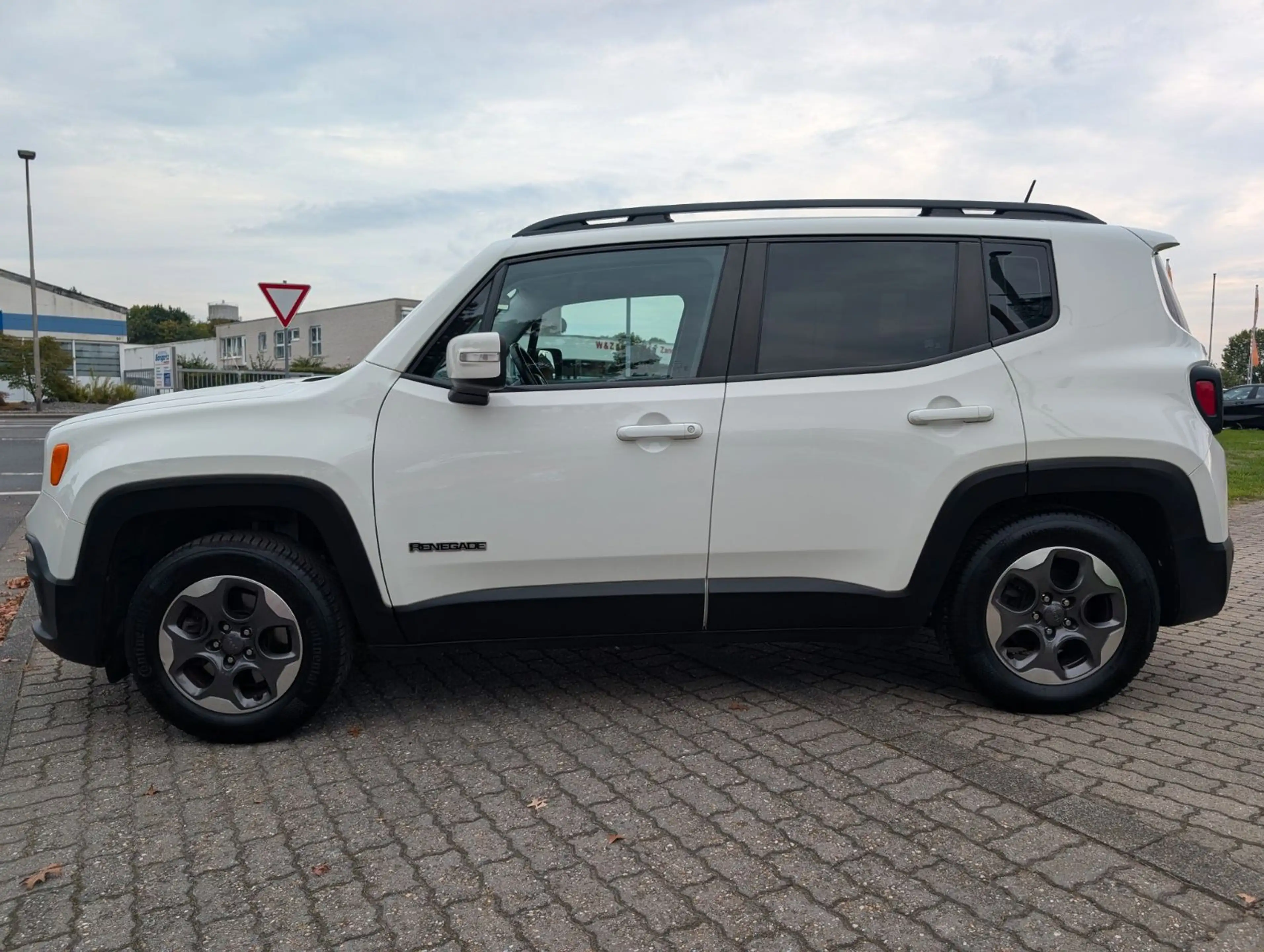 Jeep Renegade Longitude FWD*1-HAND*TEMPOMAT*PDC !! — photo 11