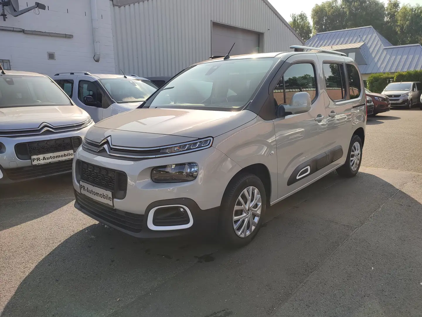 Citroen Berlingo PureTech Klimaaut/Navi/Sitzhzg/Panorama Beige - 1