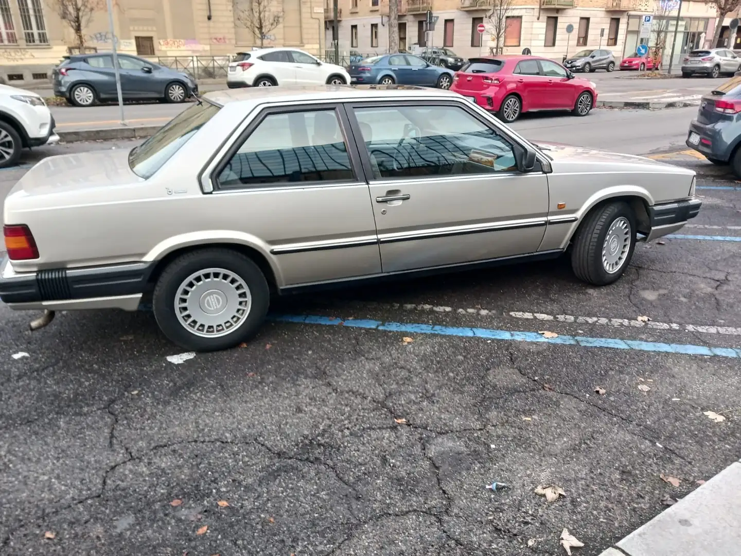 Volvo 780 780 Coupe 2.8i V6 auto Stříbrná - 2