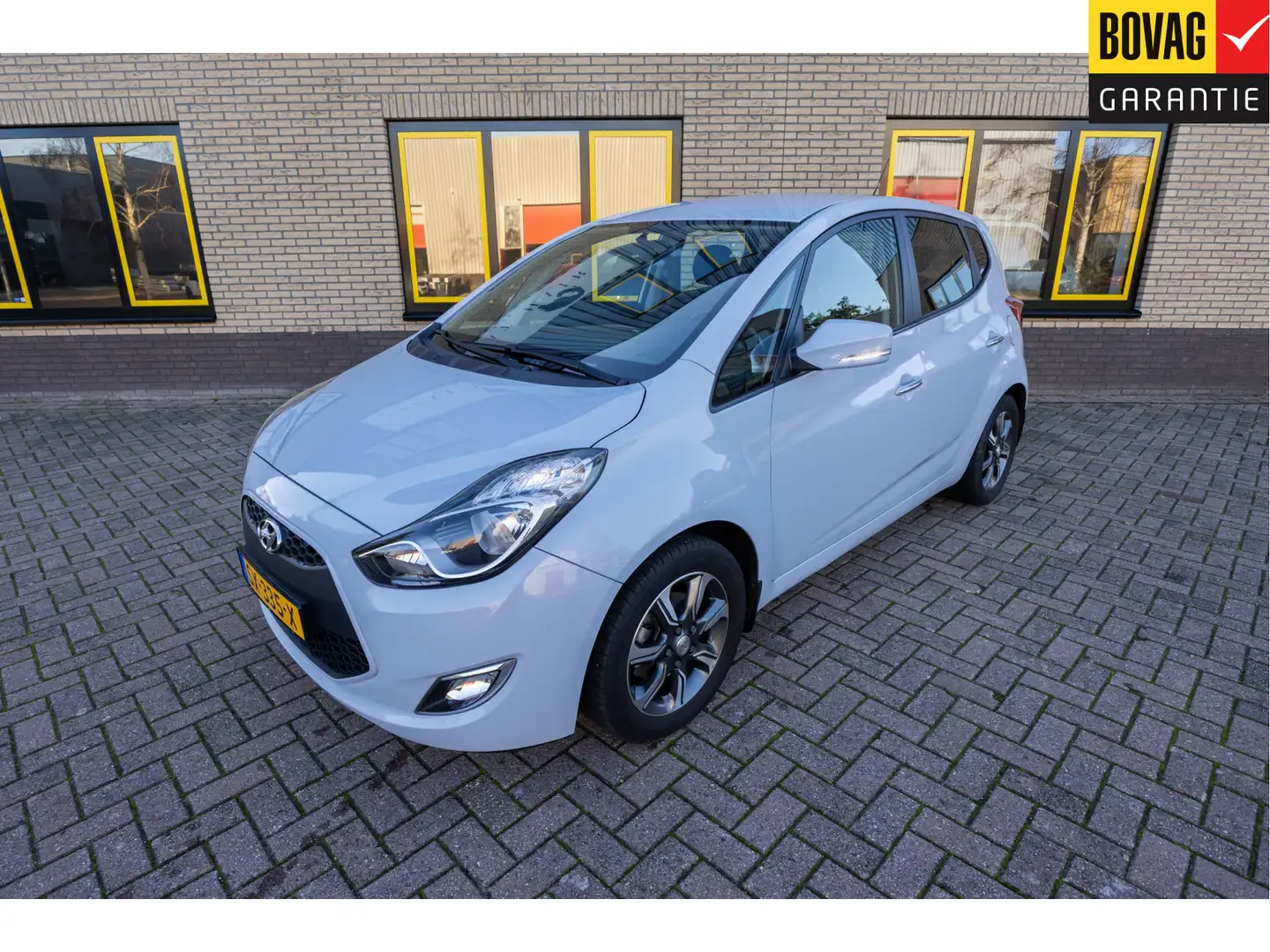 Hyundai iX20 1.6i Go! Automaat Camera, Navi, Airco, Cruise Grijs - 1