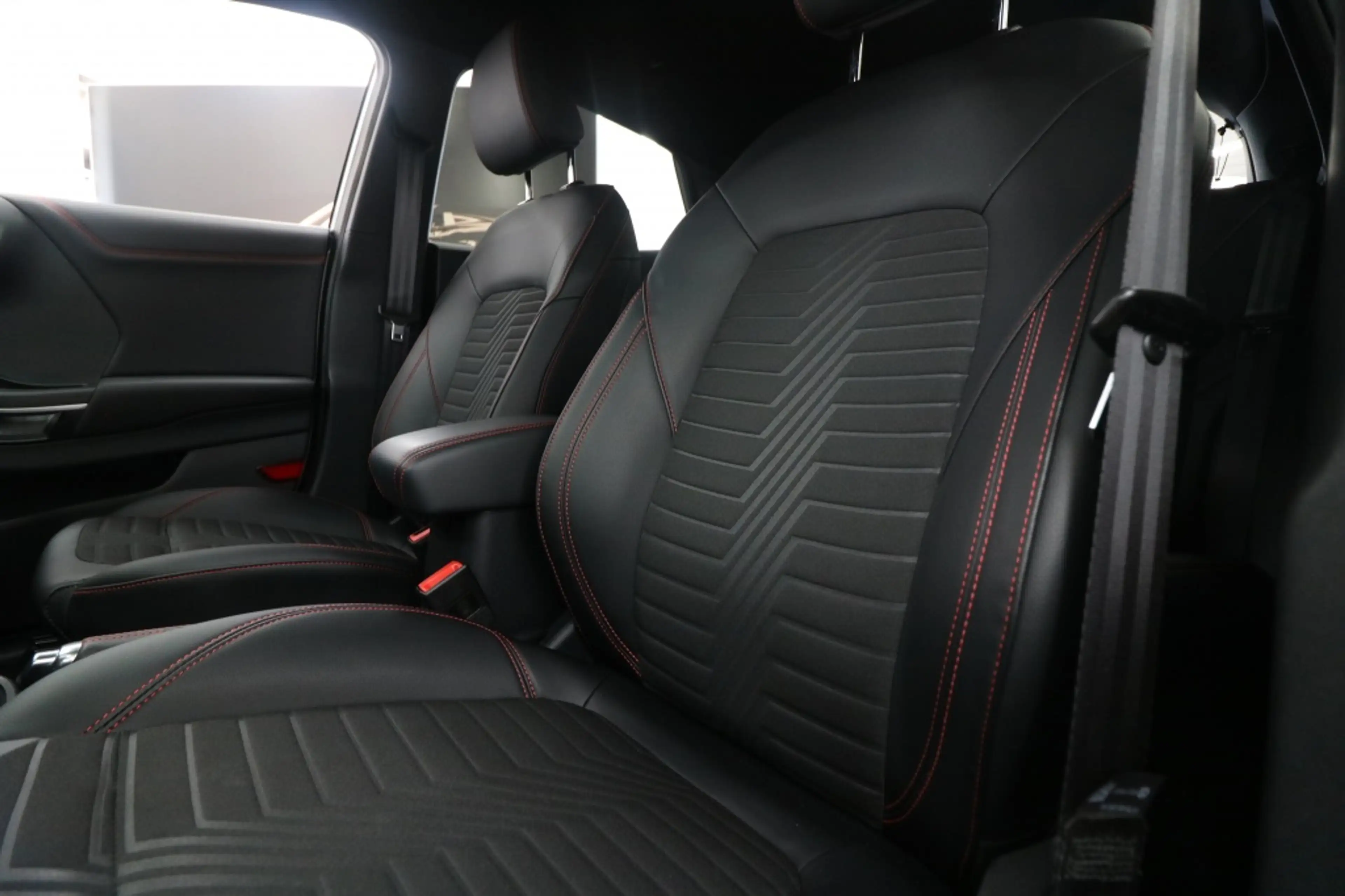 Ford Puma 1.0 EcoBoost Hybrid ST-Line (Automaat) — photo 15