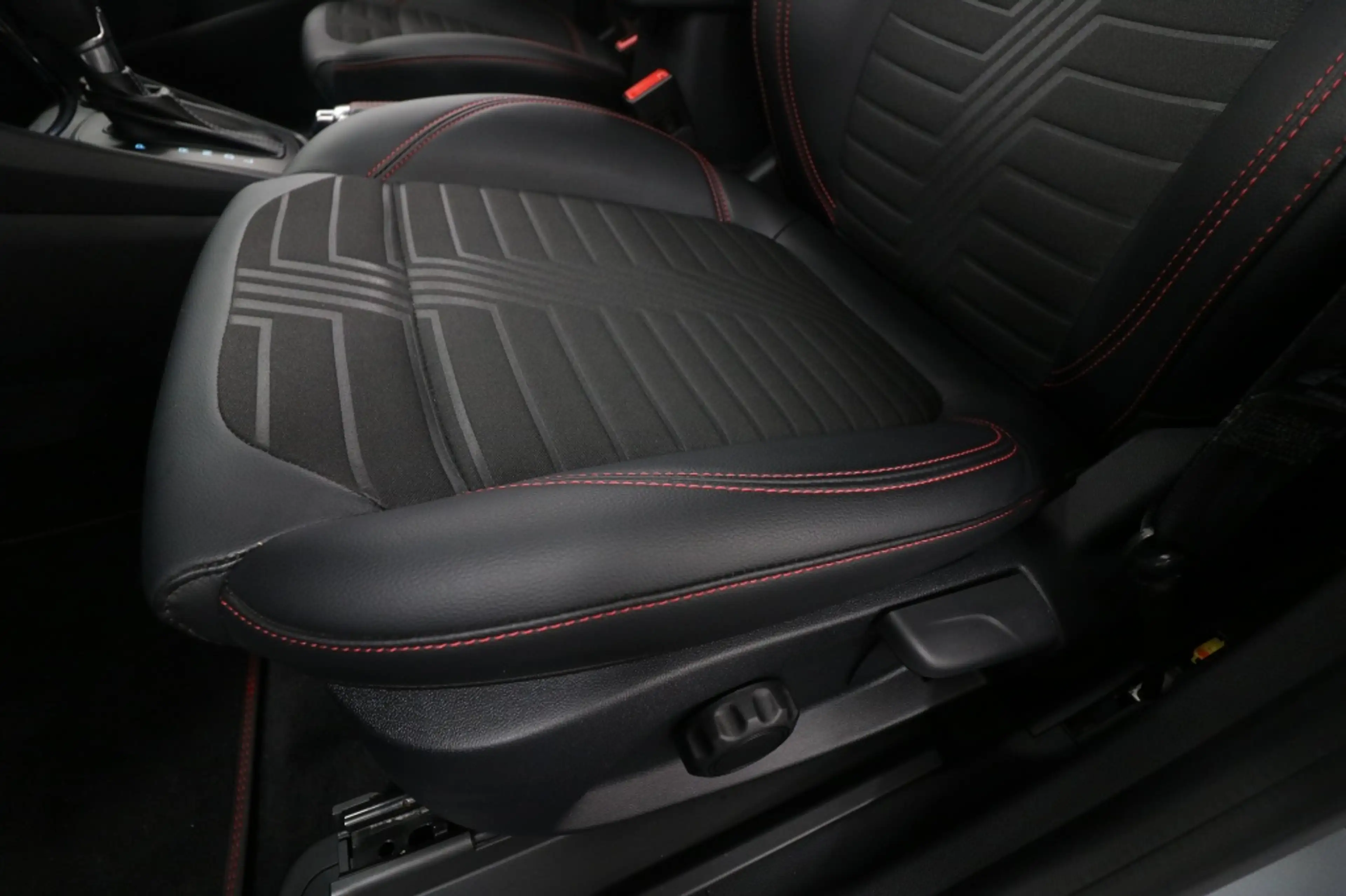 Ford Puma 1.0 EcoBoost Hybrid ST-Line (Automaat) — photo 6