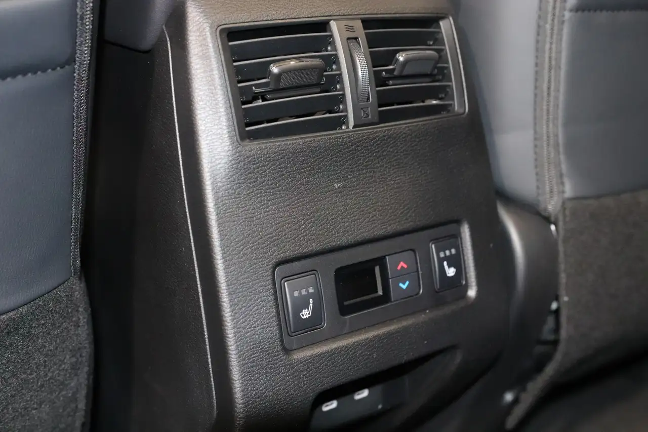 Mitsubishi Outlander снимка Mitsubishi Outlander