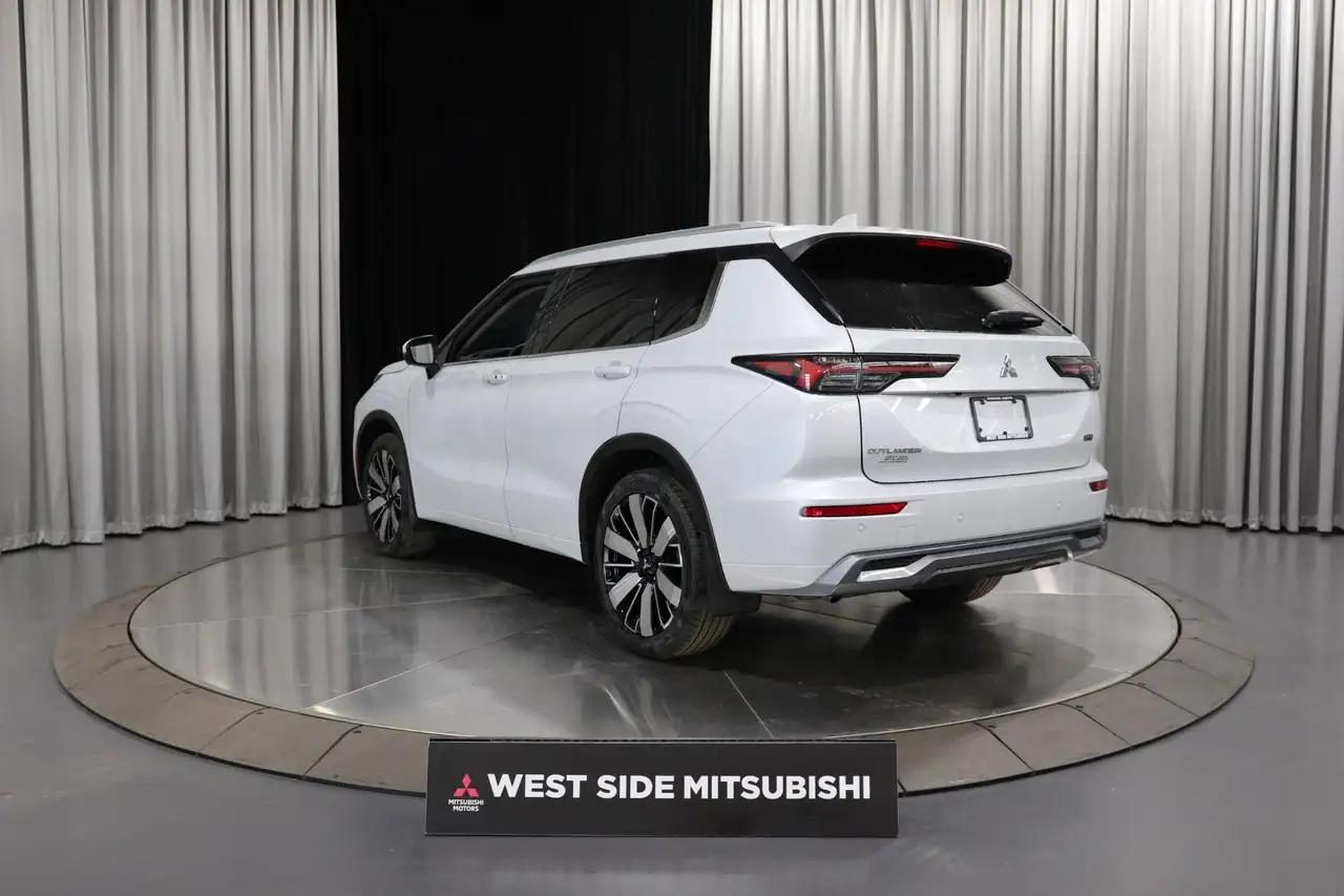 Mitsubishi Outlander снимка Mitsubishi Outlander