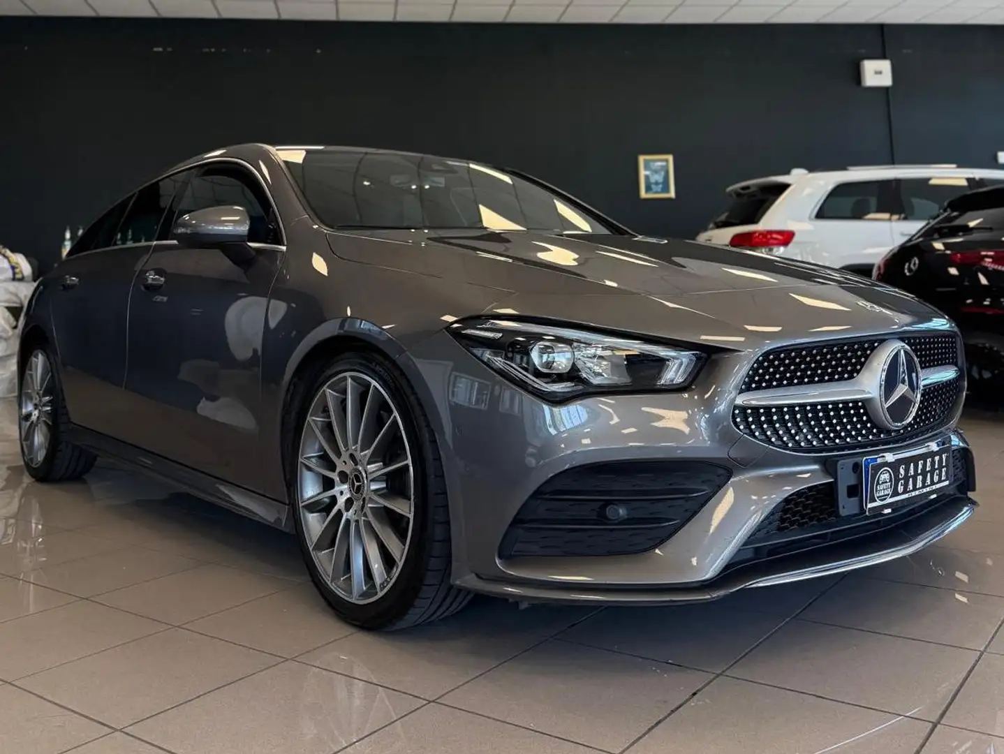 Mercedes-Benz CLA 220 CLA Shooting Brake 220 d Premium auto Gris - 1