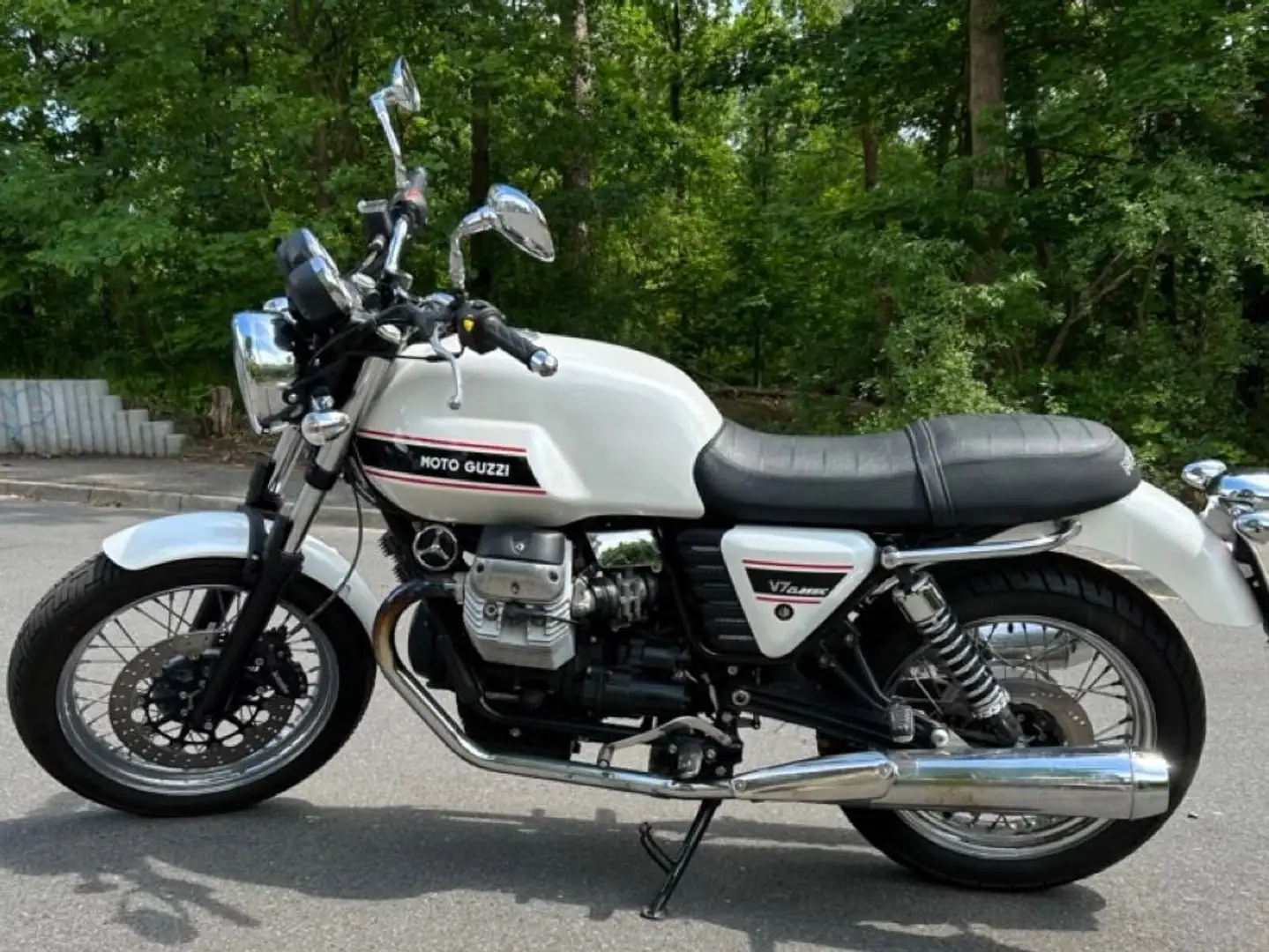 Moto Guzzi V 7 Classic 750 Alb - 1