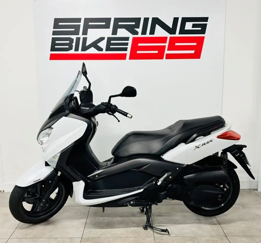 Yamaha X-Max 125
