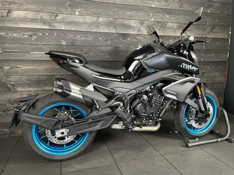 CFMOTO 800 NK - foto 2