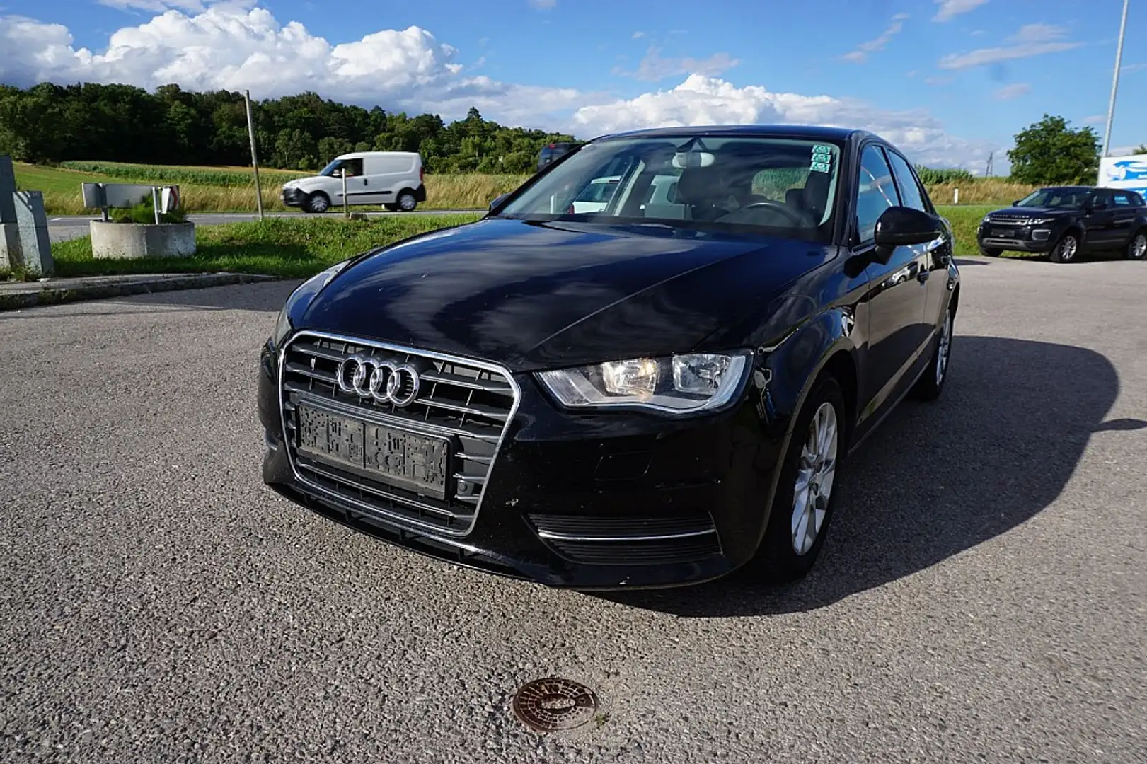 Audi A3 SB 1,2 TFSI Attraction Schwarz - 1