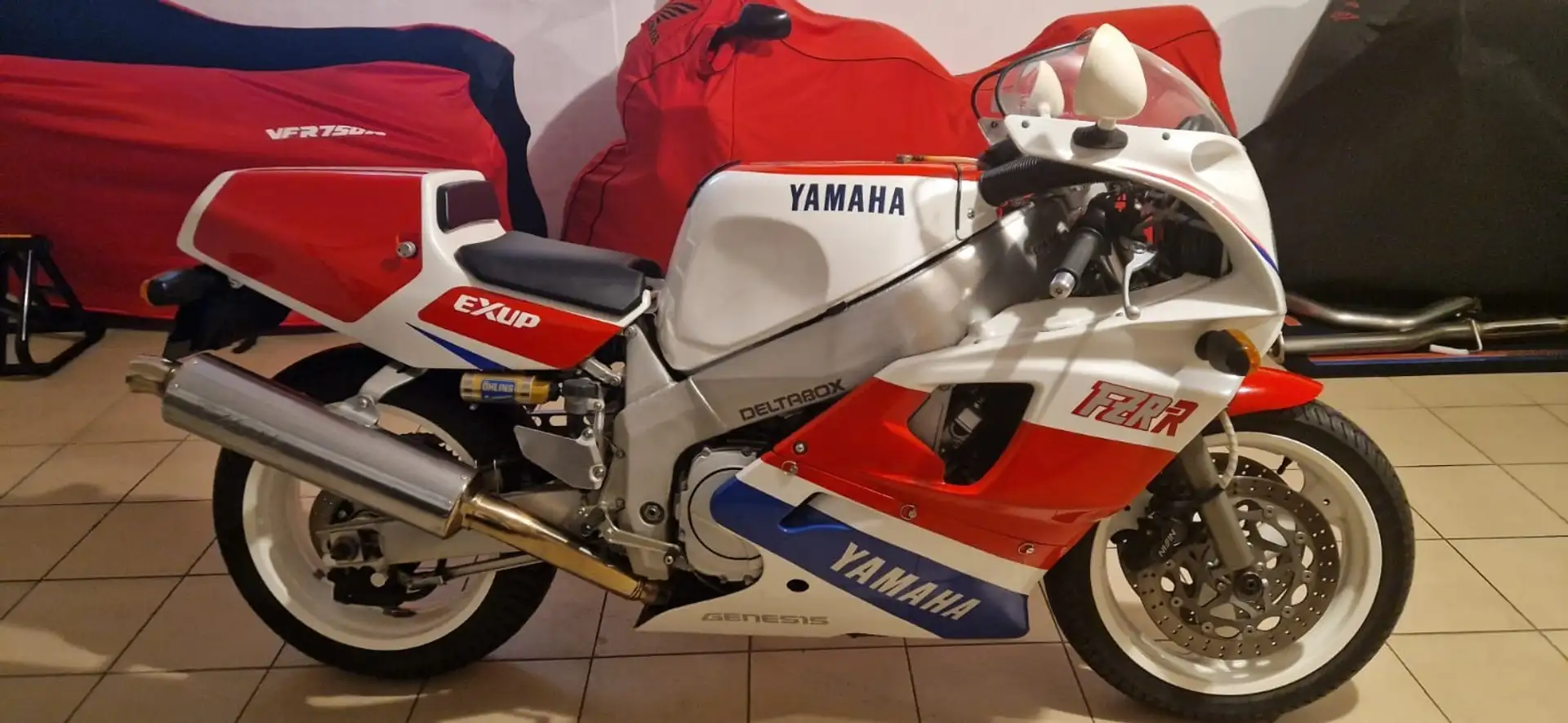 Yamaha FZR 750 Rouge - 1
