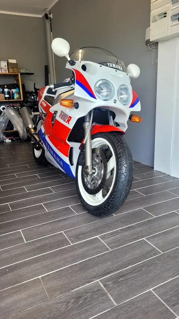 Yamaha FZR 750 Rosso - 1