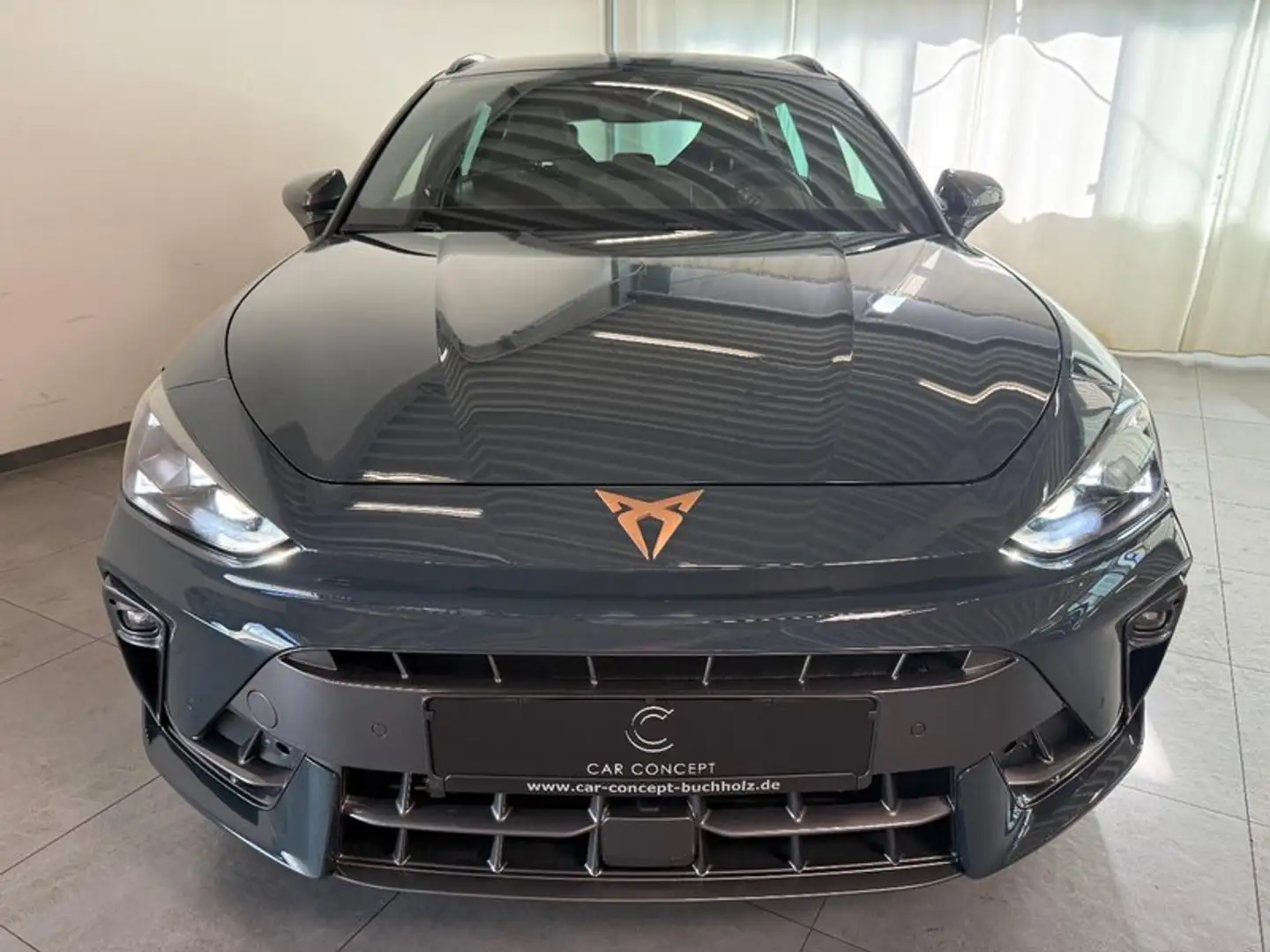 CUPRA Leon ST 1.5 eTSI DSG EDGE DYNAMIC MATRIX IDP 5J Blau - 2