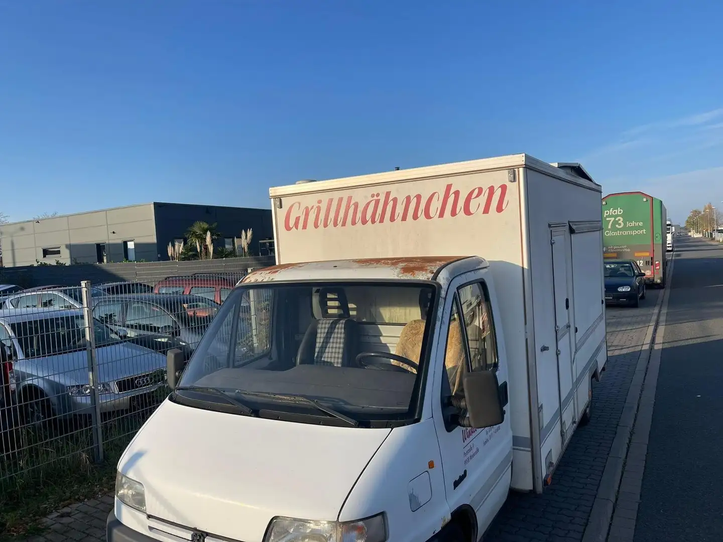 Peugeot Boxer Verkaufsfahrzeug Hähnchengrill Biały - 2